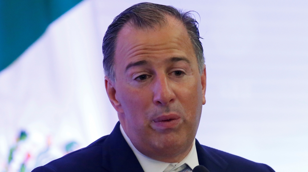 Mexico's former finance minister and currently the candidate for the coalition Everyone with Mexico Jose Antonio Meade gives a speech [Henry Romero/Reuters]