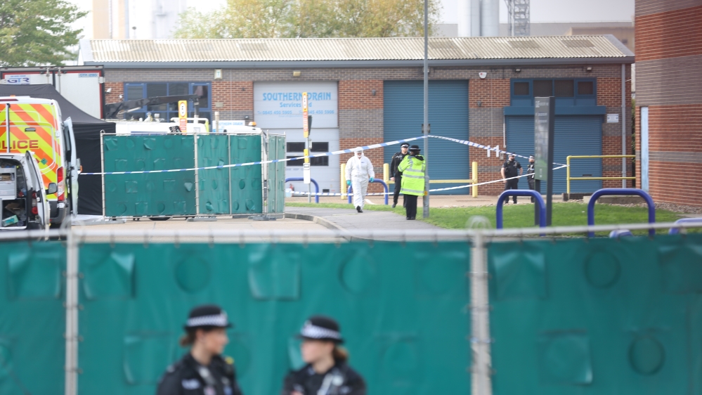 39 bodies discovered in truck in Essex, England