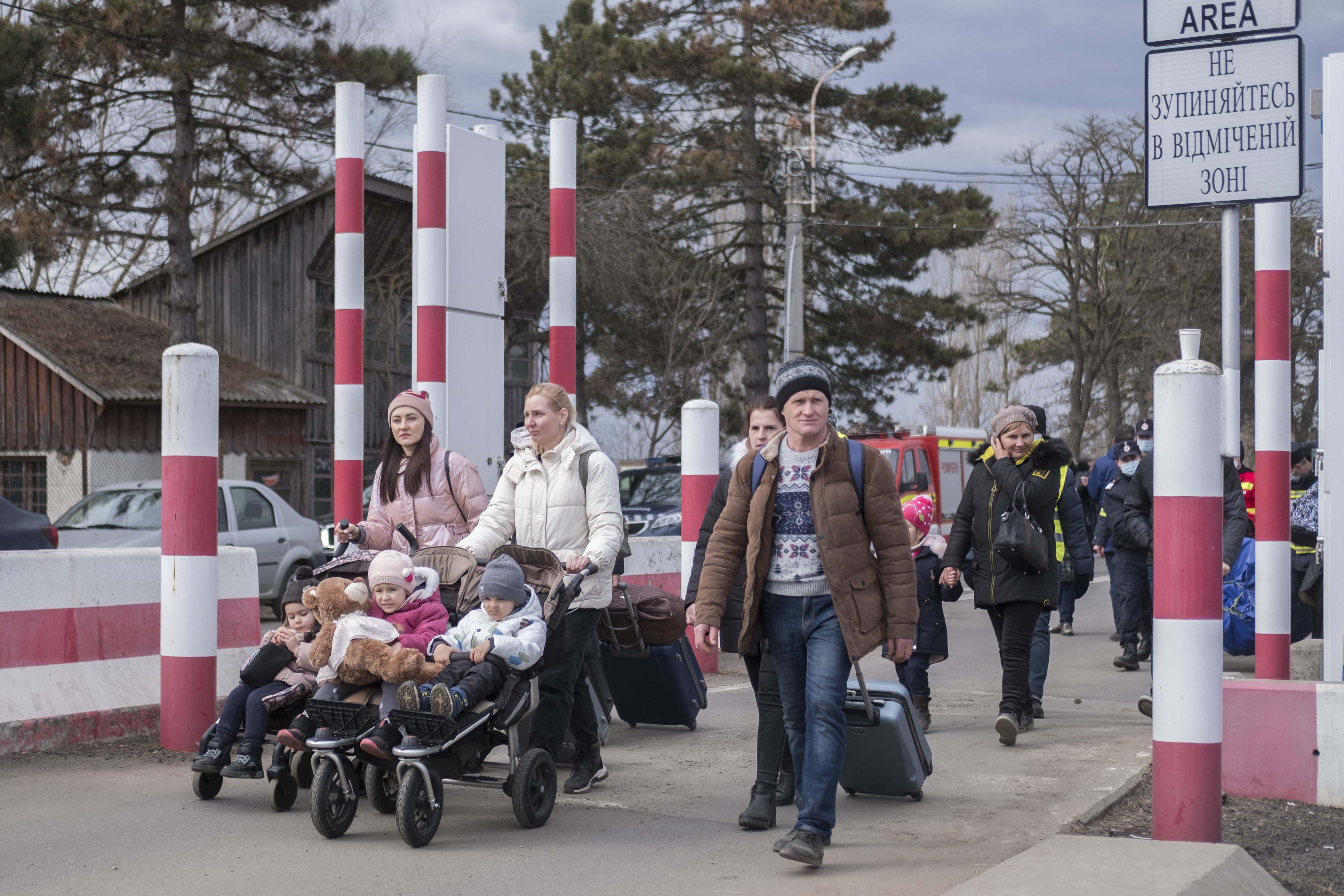 Ukrainian refugees are seen arriving in Romania