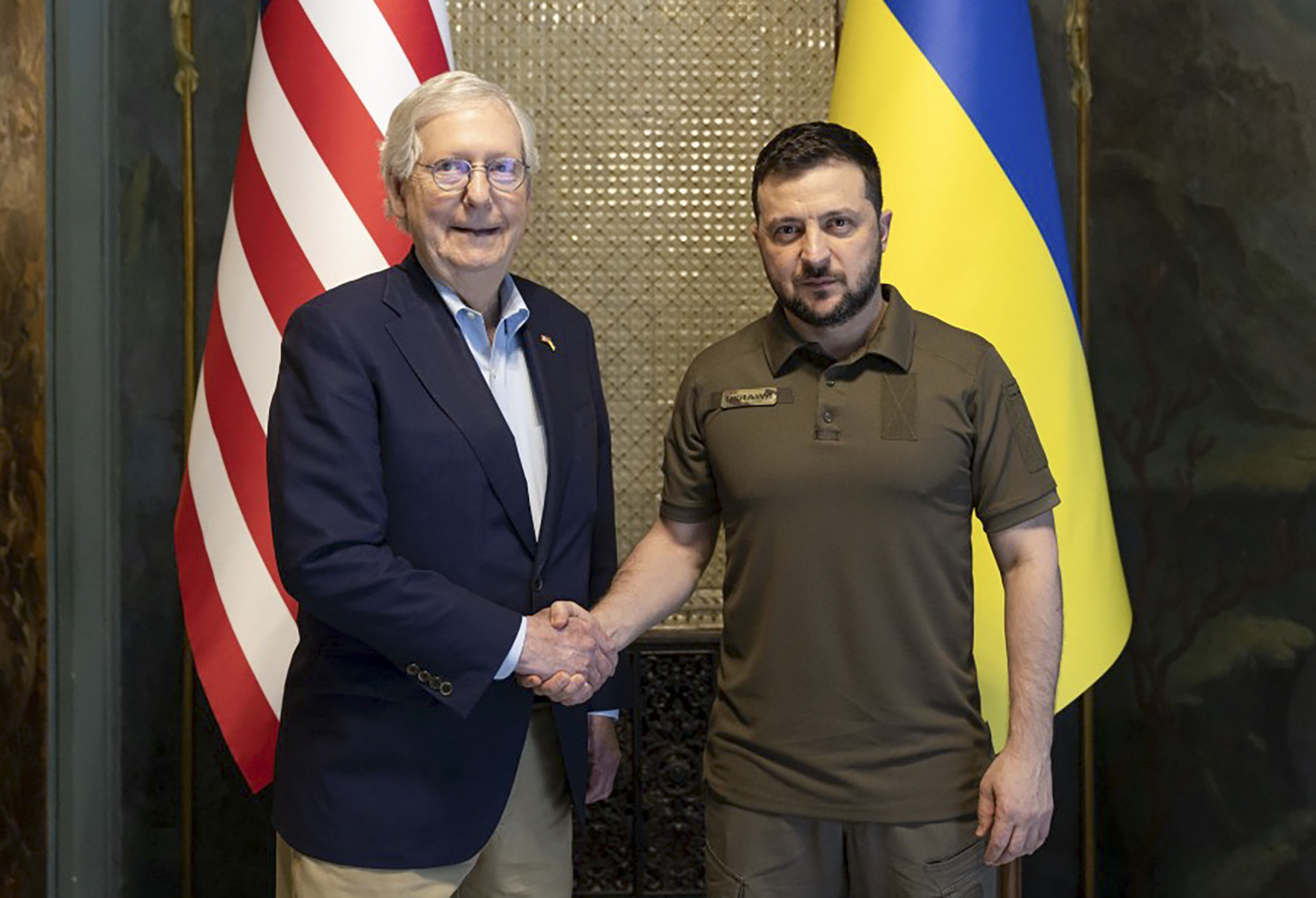 Ukrainian President Volodymyr Zelenskyy and Senate Minority Leader Mitch McConnell in Kyiv.