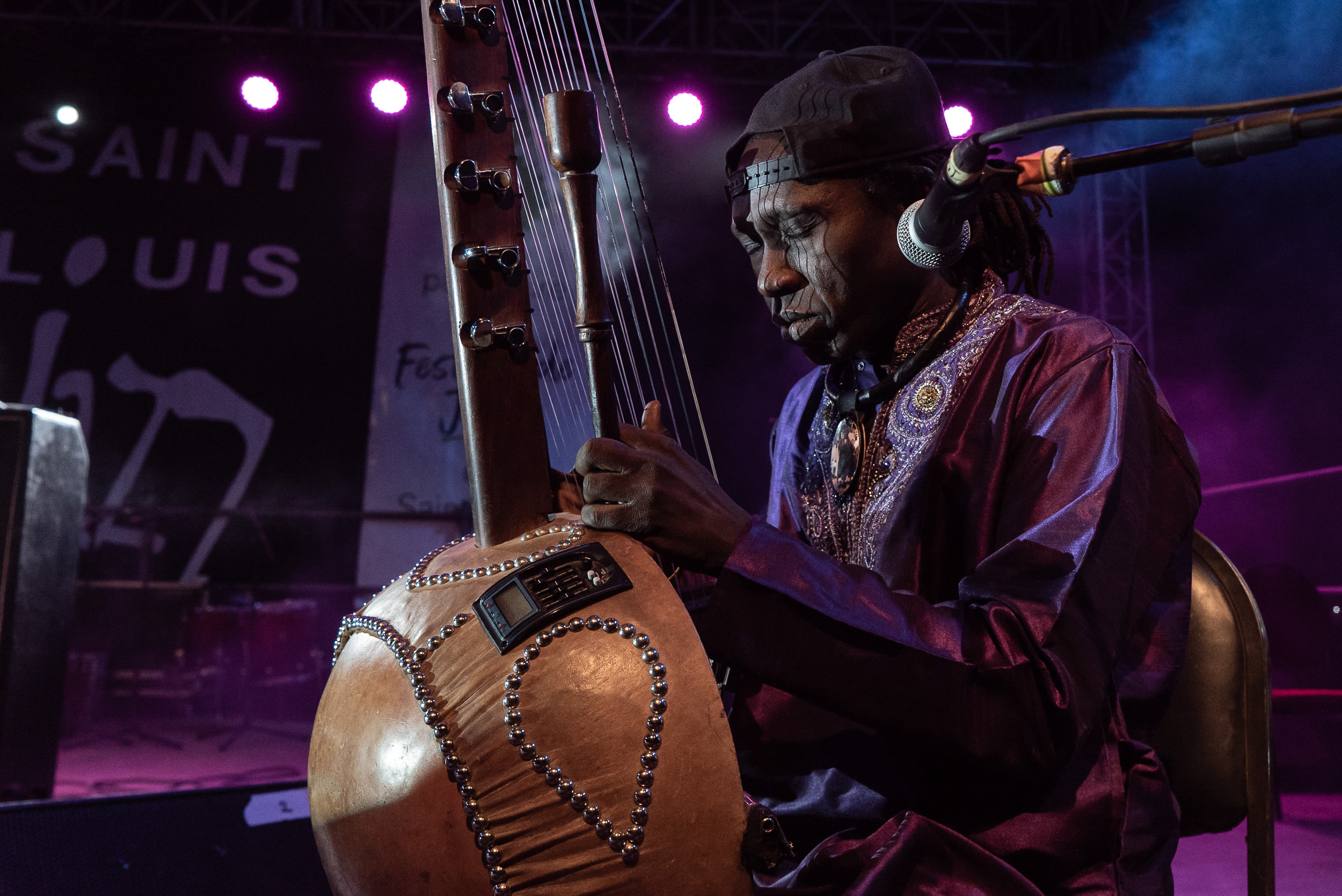 Noumoucounda Cissoko plays the kora, a traditional West African instrument, with the Sélène Saint-Aimé quartet