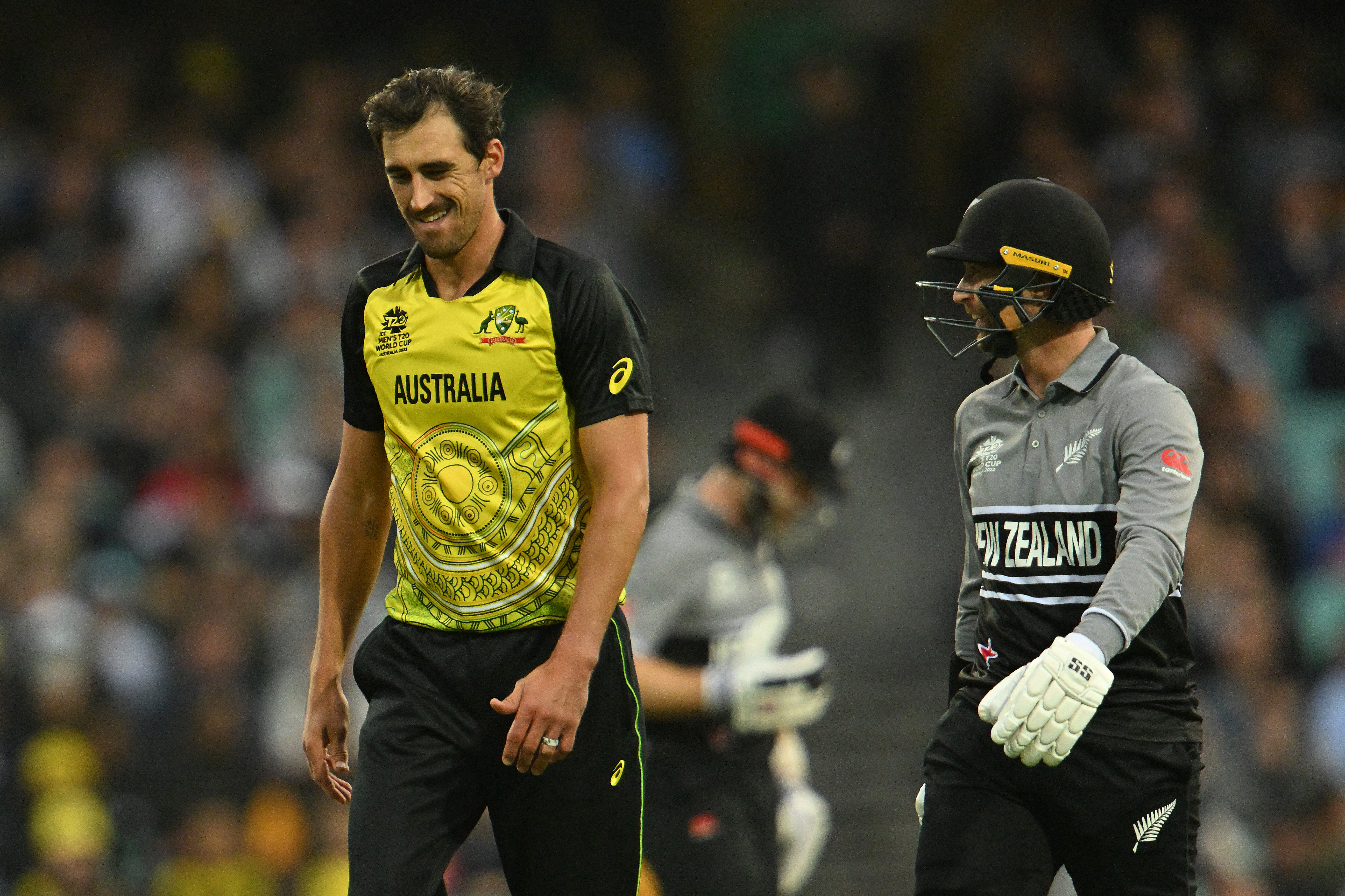 Conway (r) took 14 runs off Starc in the first over of the match to set the tone for New Zealand