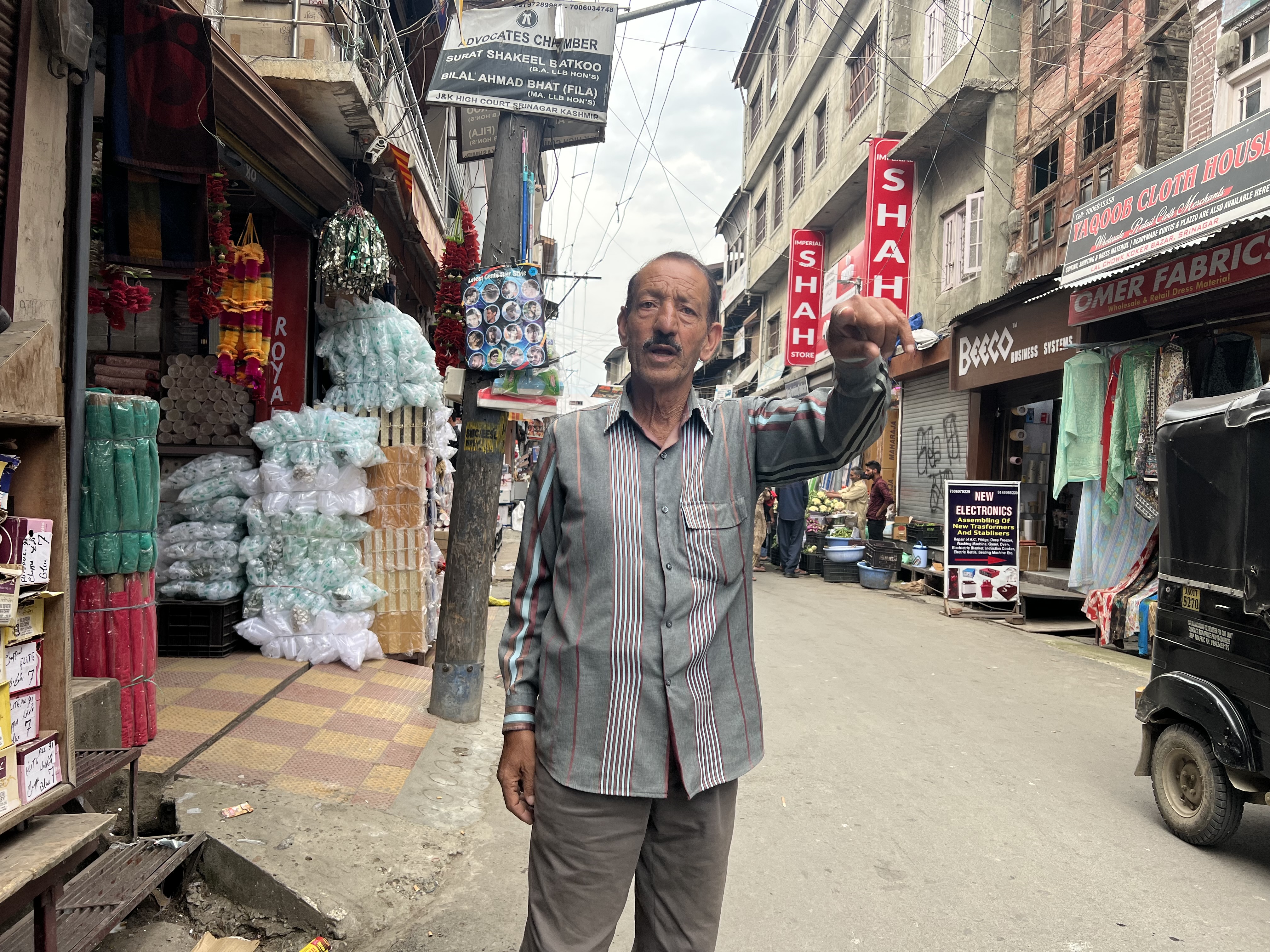 Muhammad Ashraf, Kakroo’s neighbour recalls the street football played by the young men in the neighbourhood decades ago