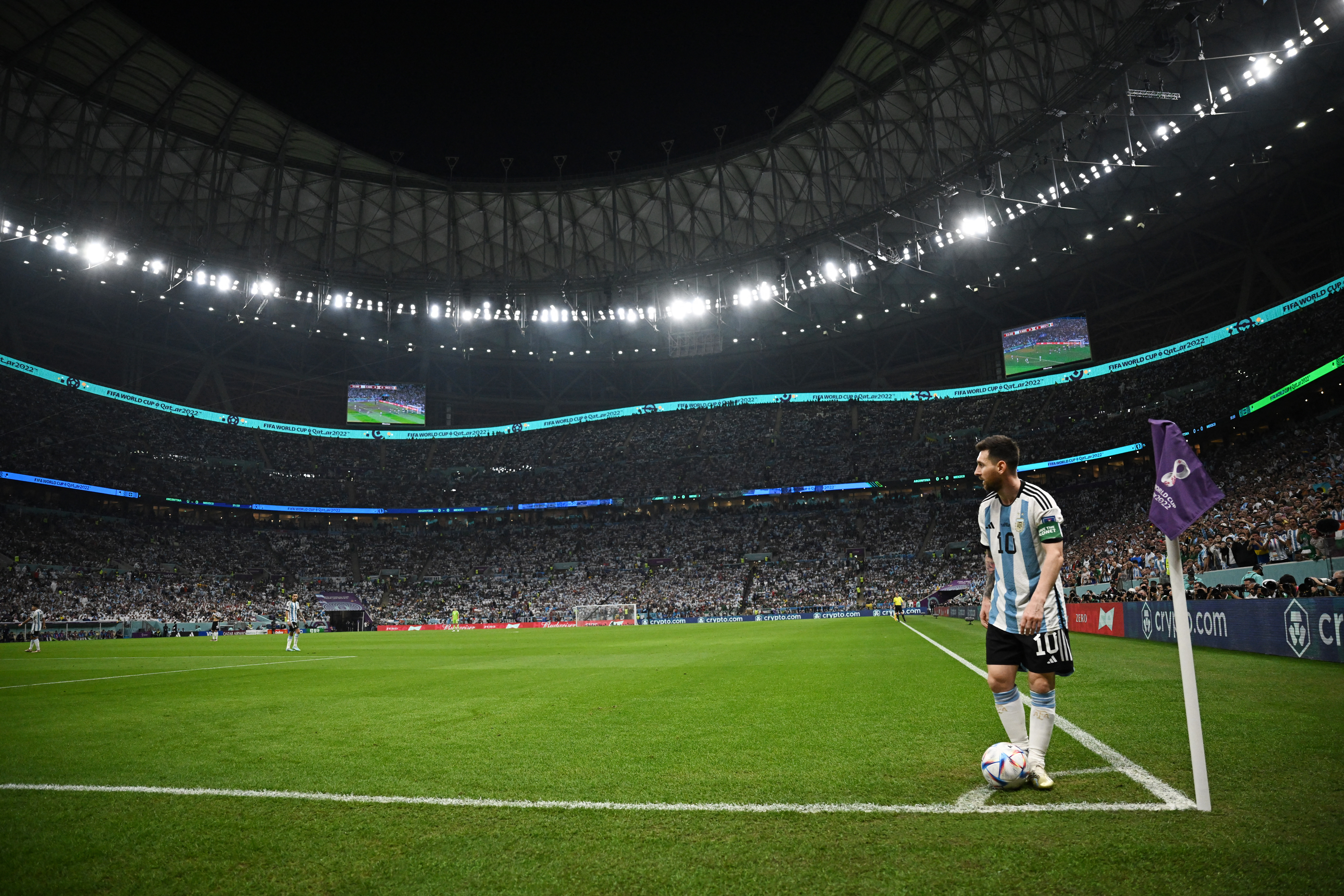 Lionel prepares to take a corner.