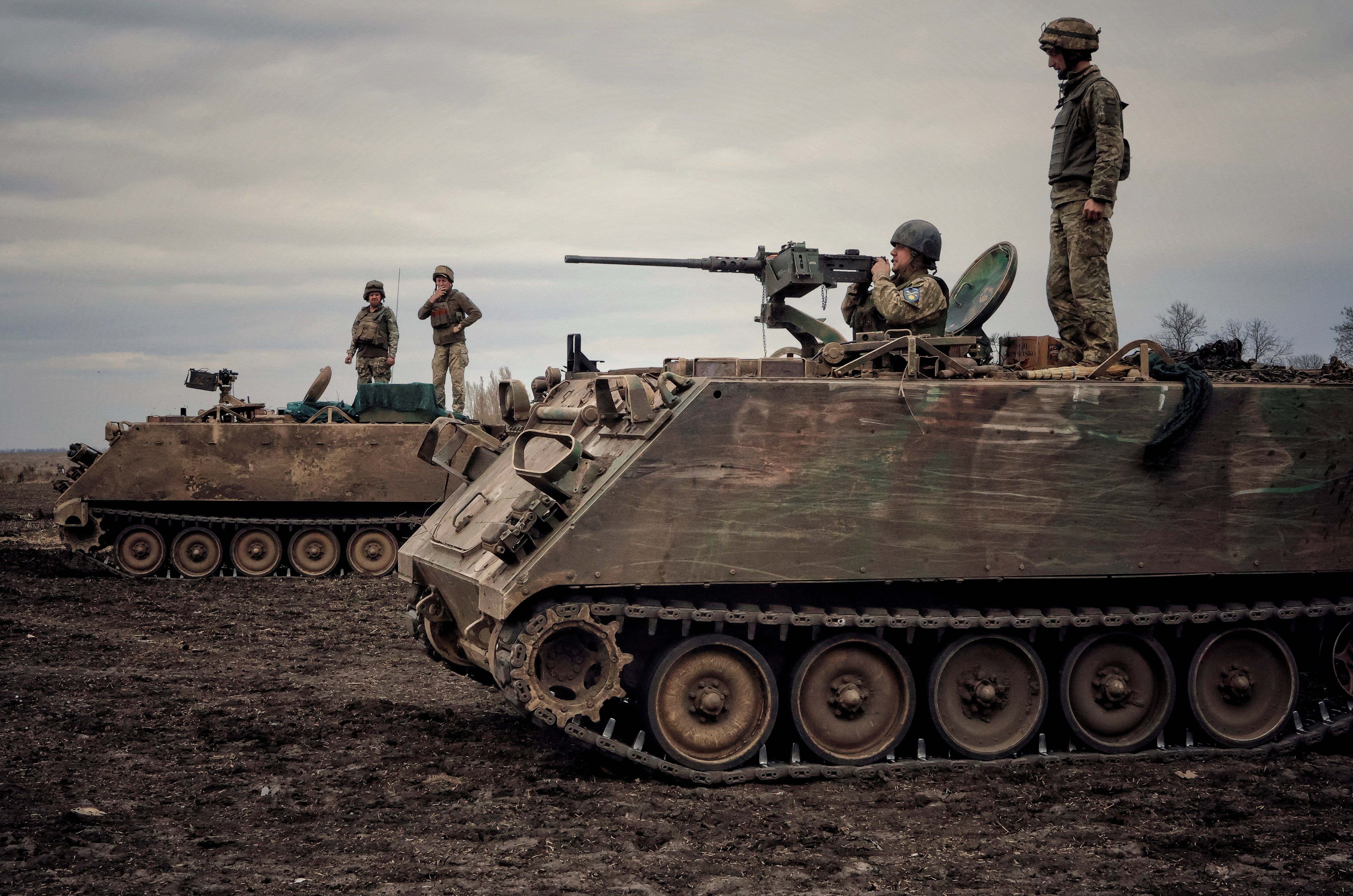 Ukrainian servicemen