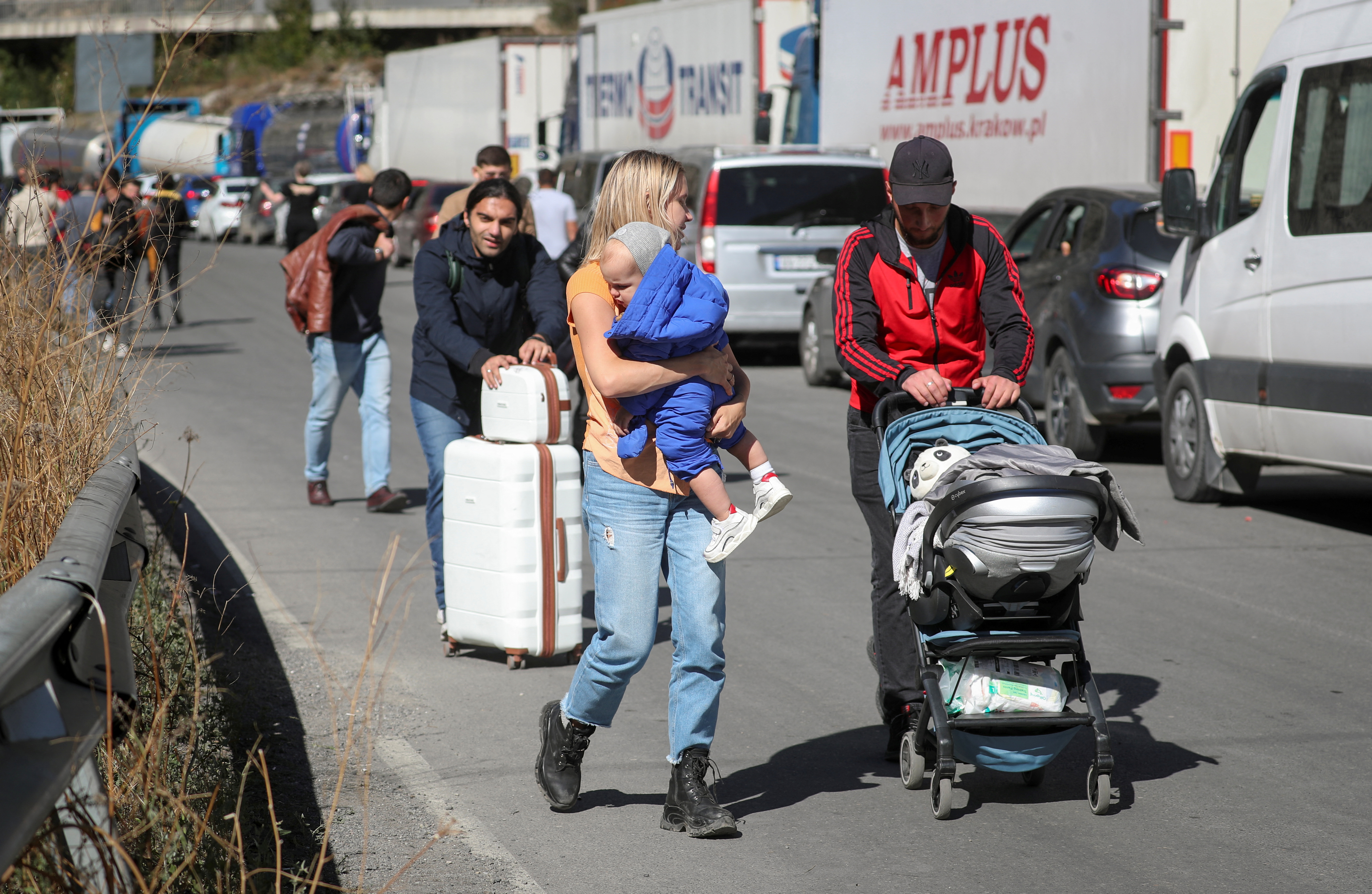 Russians crossing the border