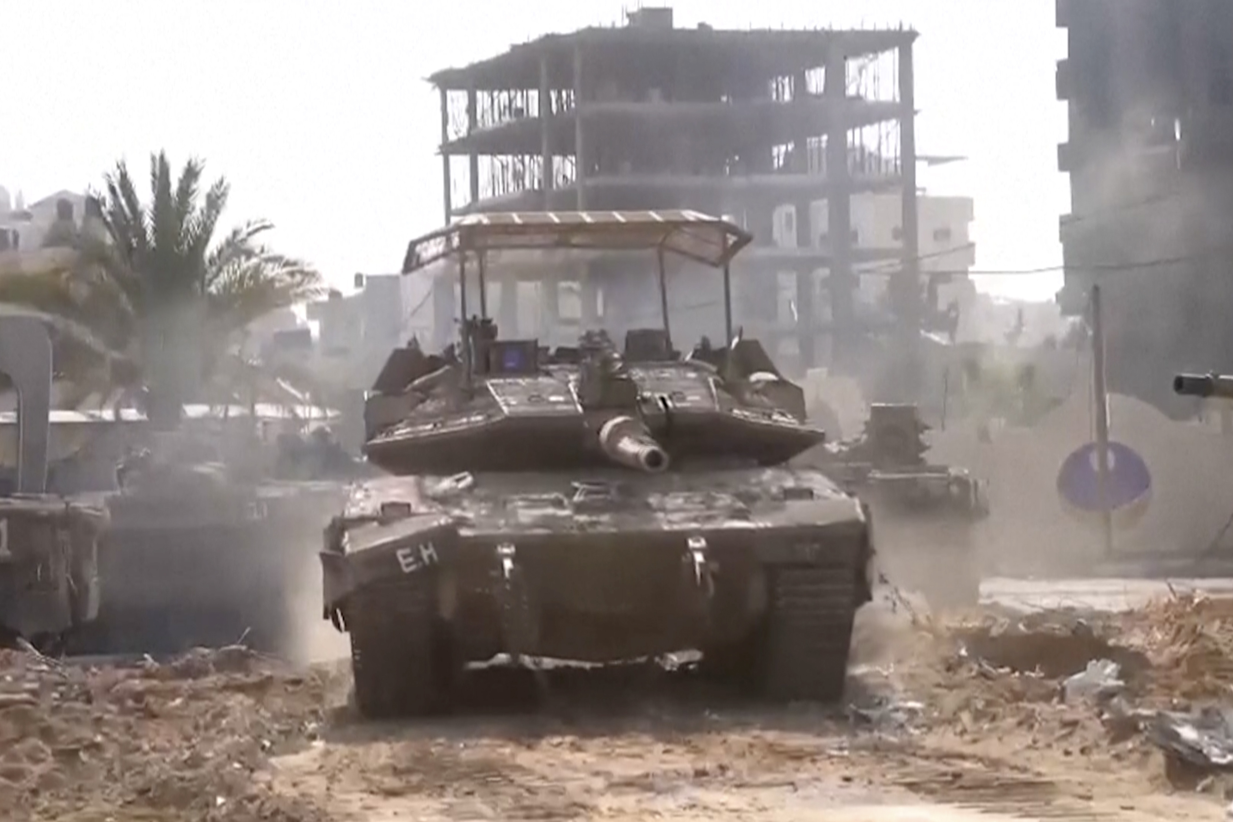 Israeli tanks