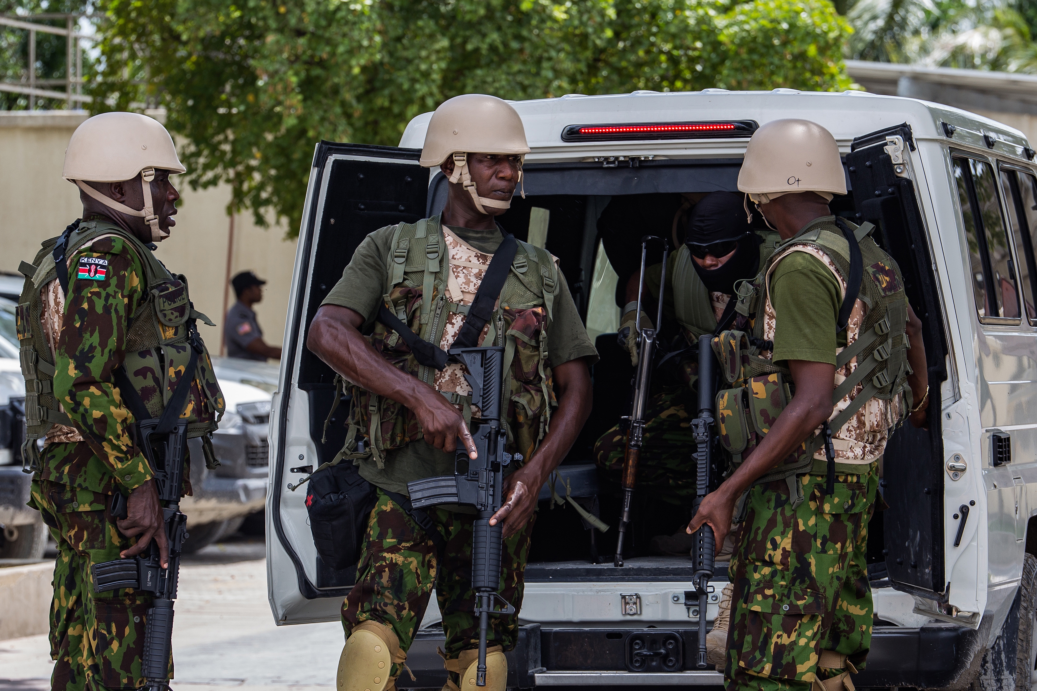 More Kenyan police deploy to tackle Haiti violence