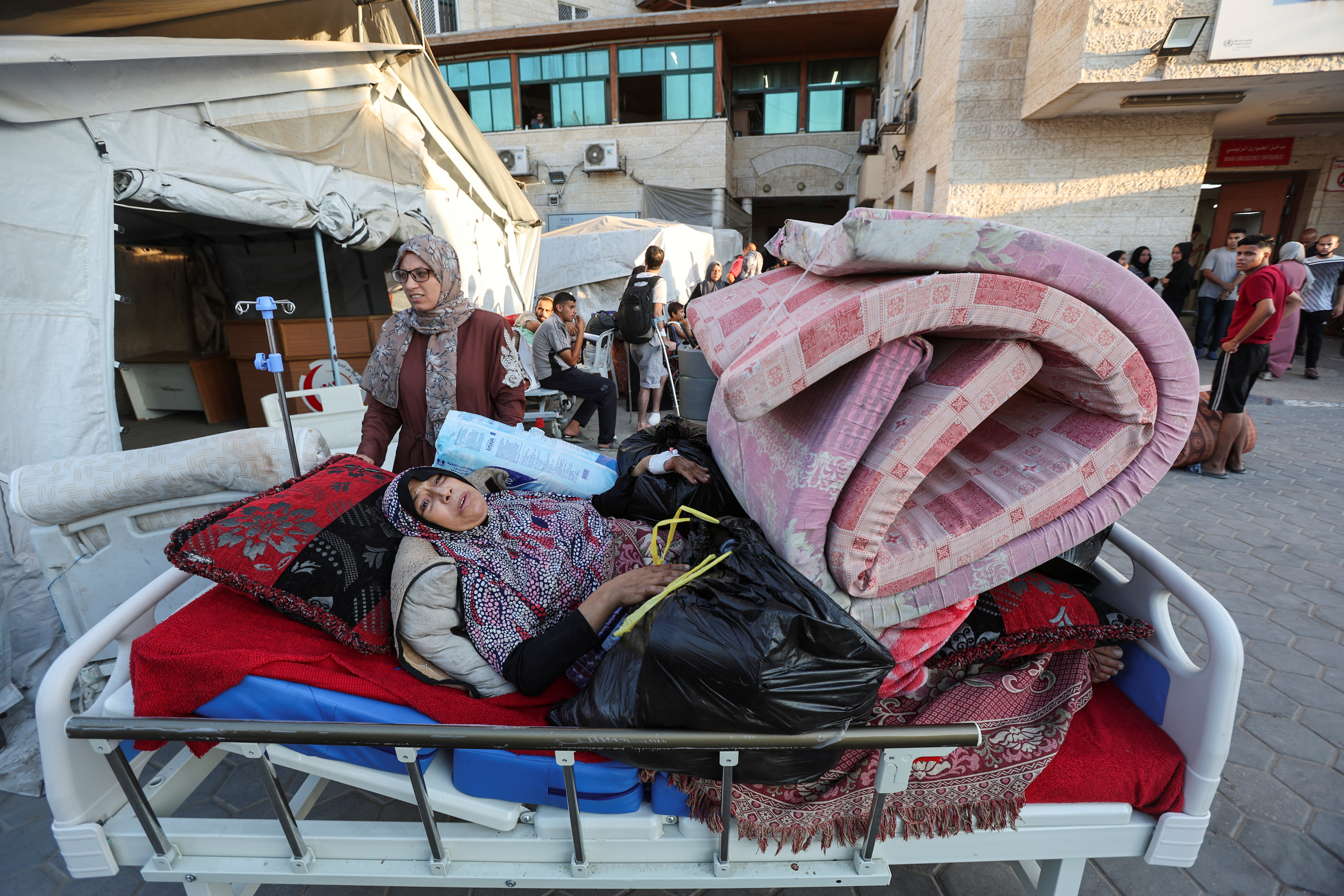 Israeli army orders evacuation of 'humanitarian' area includingAl-Aqsa Hospital,