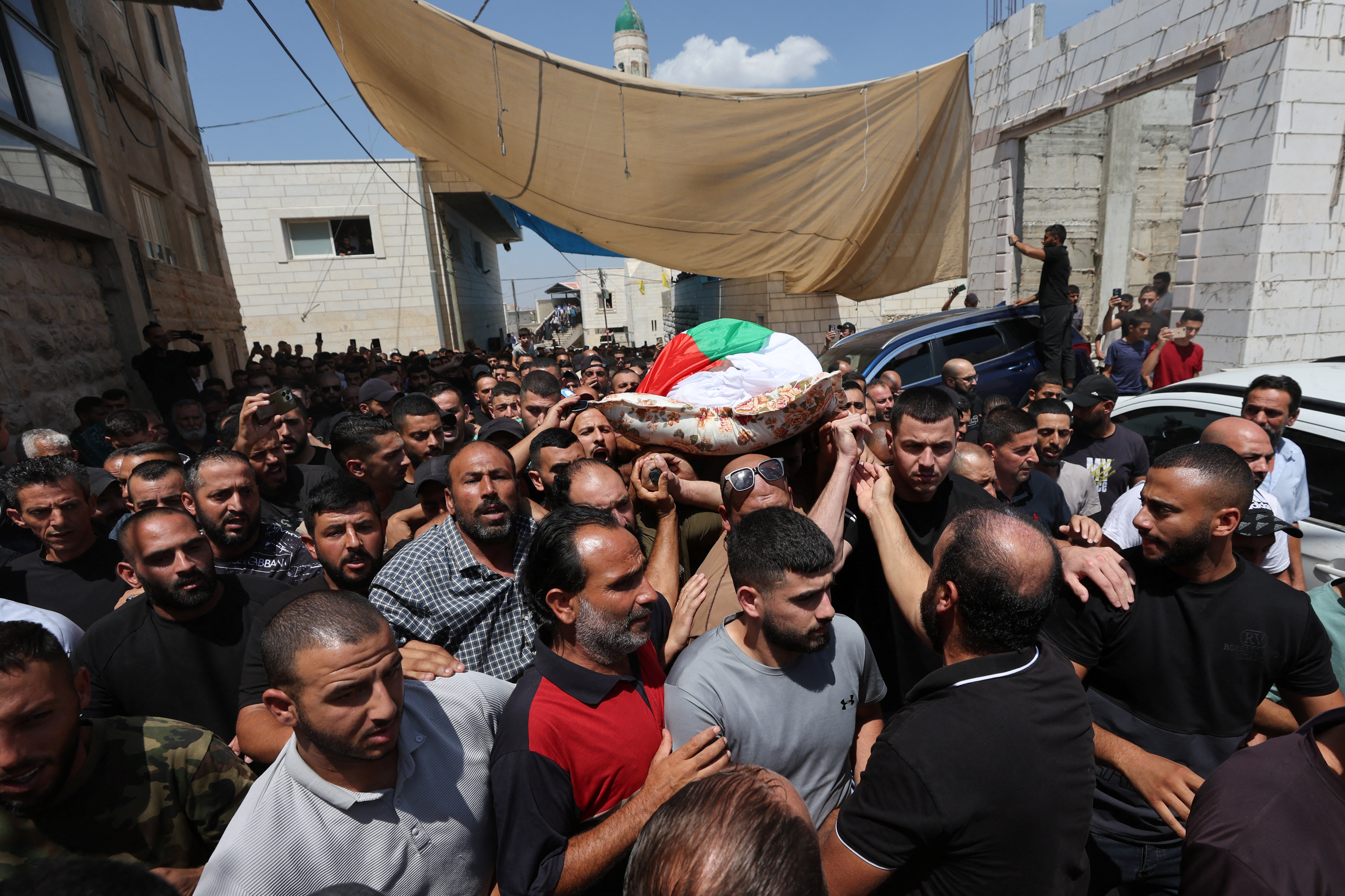 Ten Palestinians killed in Israeli operation in West Bank
