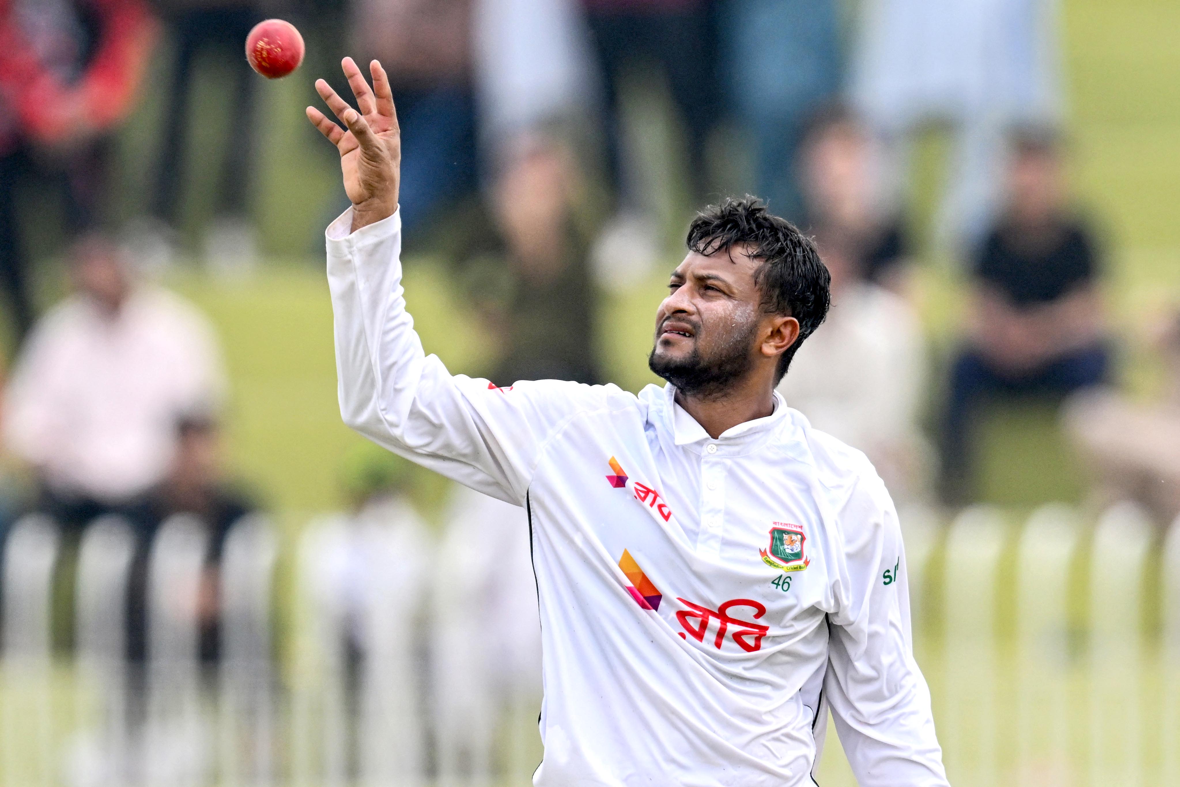 Bangladesh's Shakib Al Hasan prepares to bowl during the fifth and final day of the first Test cricket match between Pakistan and Bangladesh at the Rawalpindi Cricket Stadium in Rawalpindi on August 25, 2024. (Photo by Farooq NAEEM / AFP)