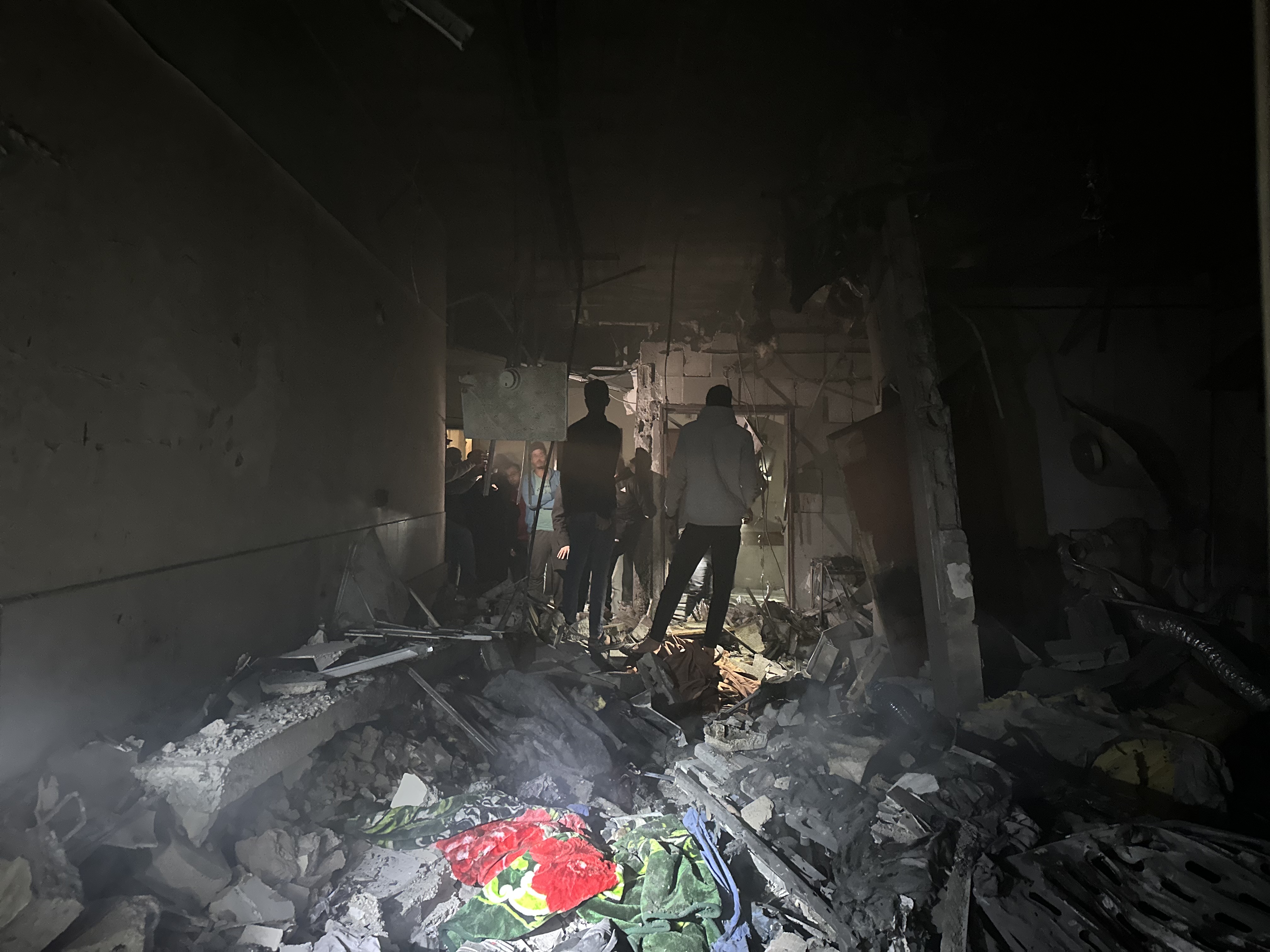 Israel strikes the largest hospital in southern Gaza
