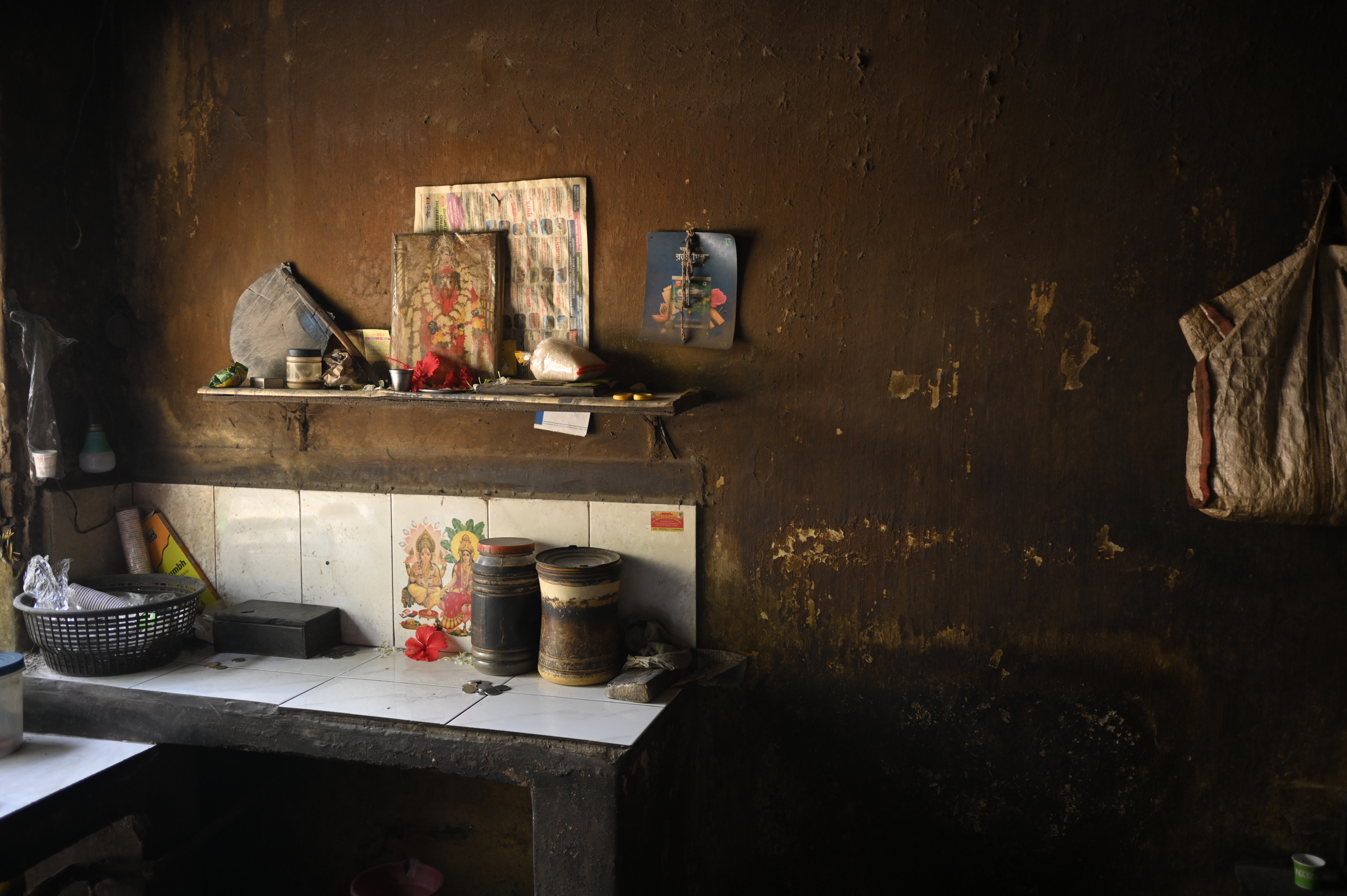 cash box 1-1743760351