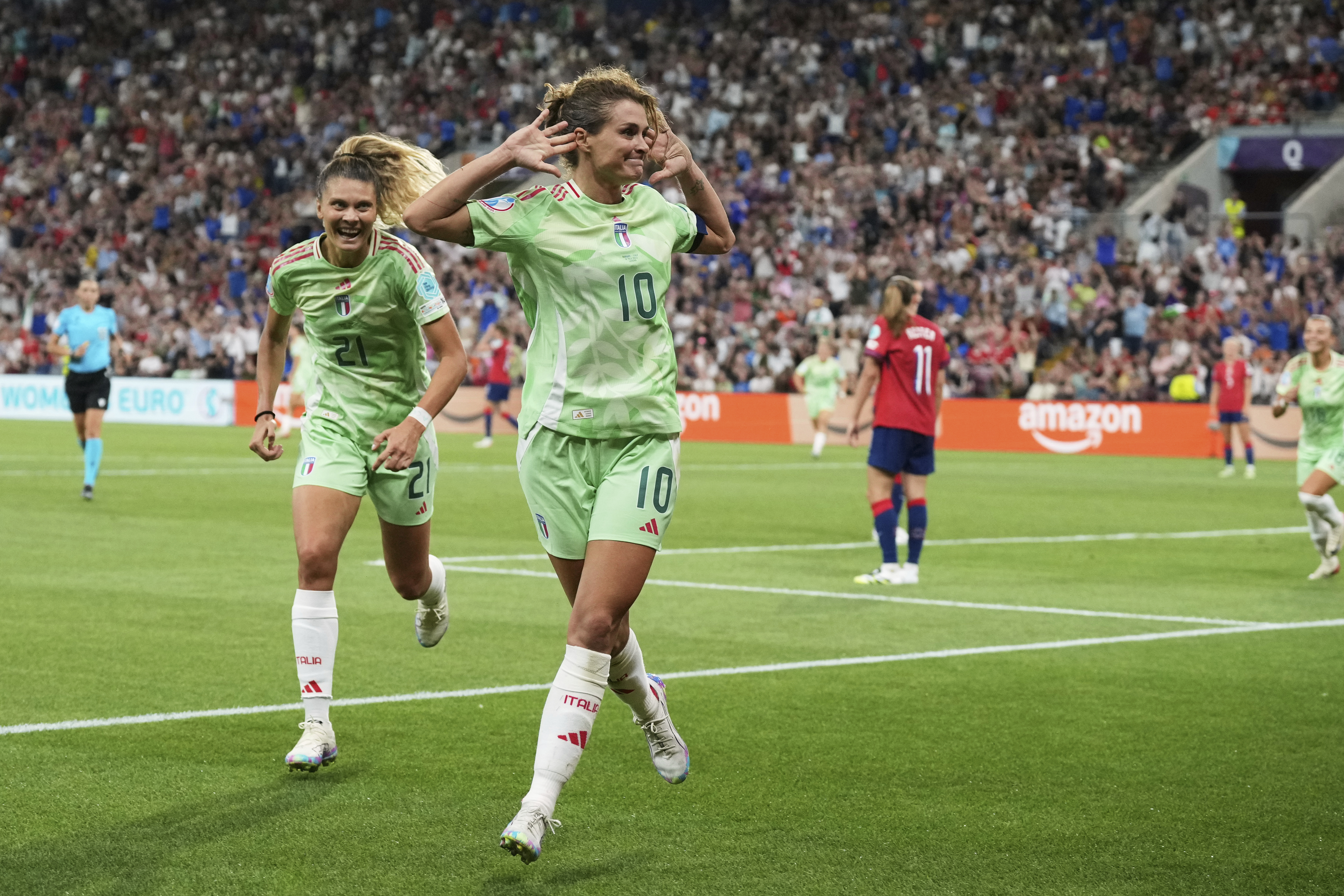 Cristiana Girelli scored a 90th-minute winner, her second goal of a superb double, as Italy beat Norway 2-1 to book their spot in the semifinals at the UEFA Women’s Euro for the first time since 1997