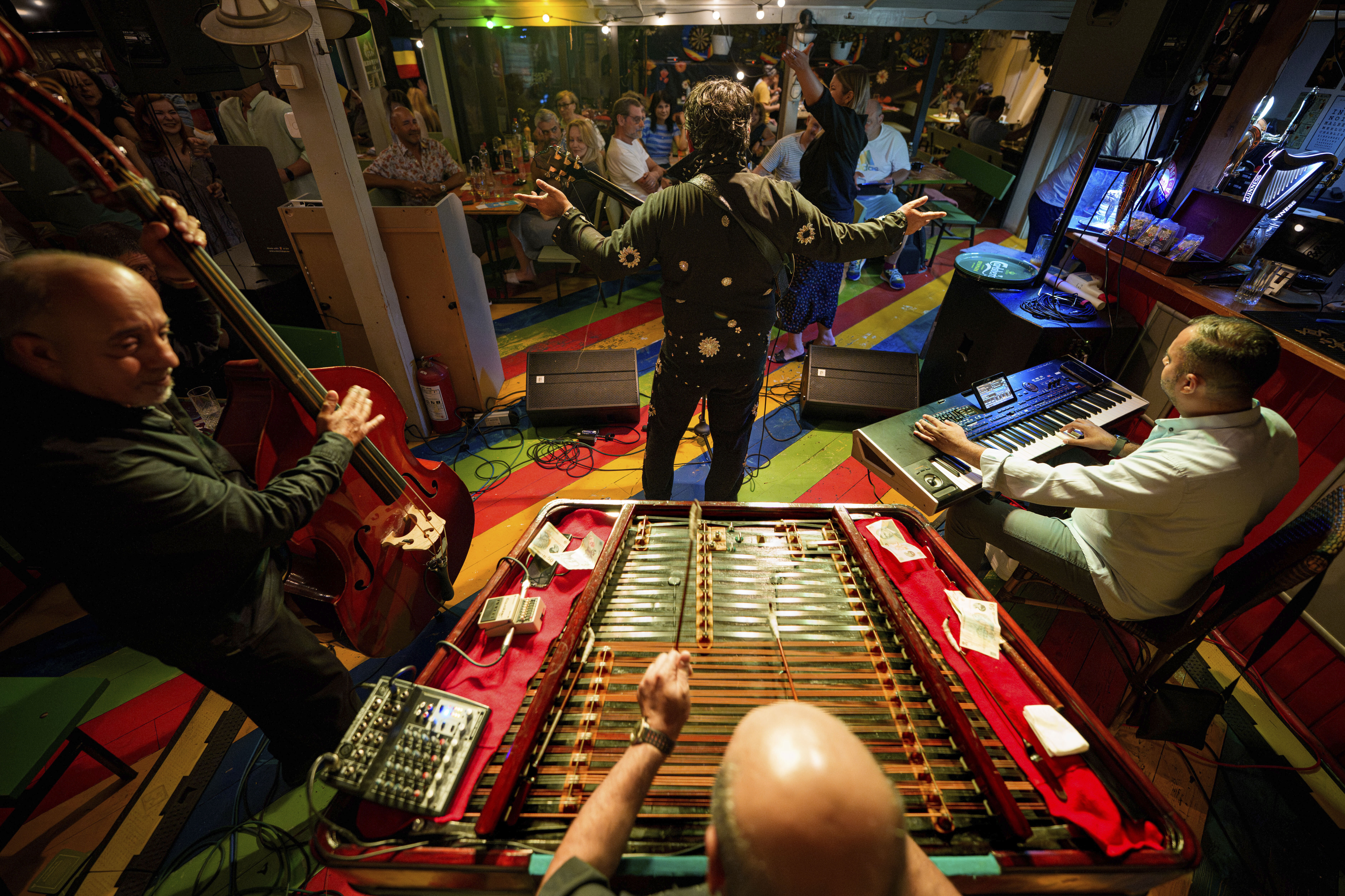 Elvis-inspired teacher fights Roma prejudice with music and heart