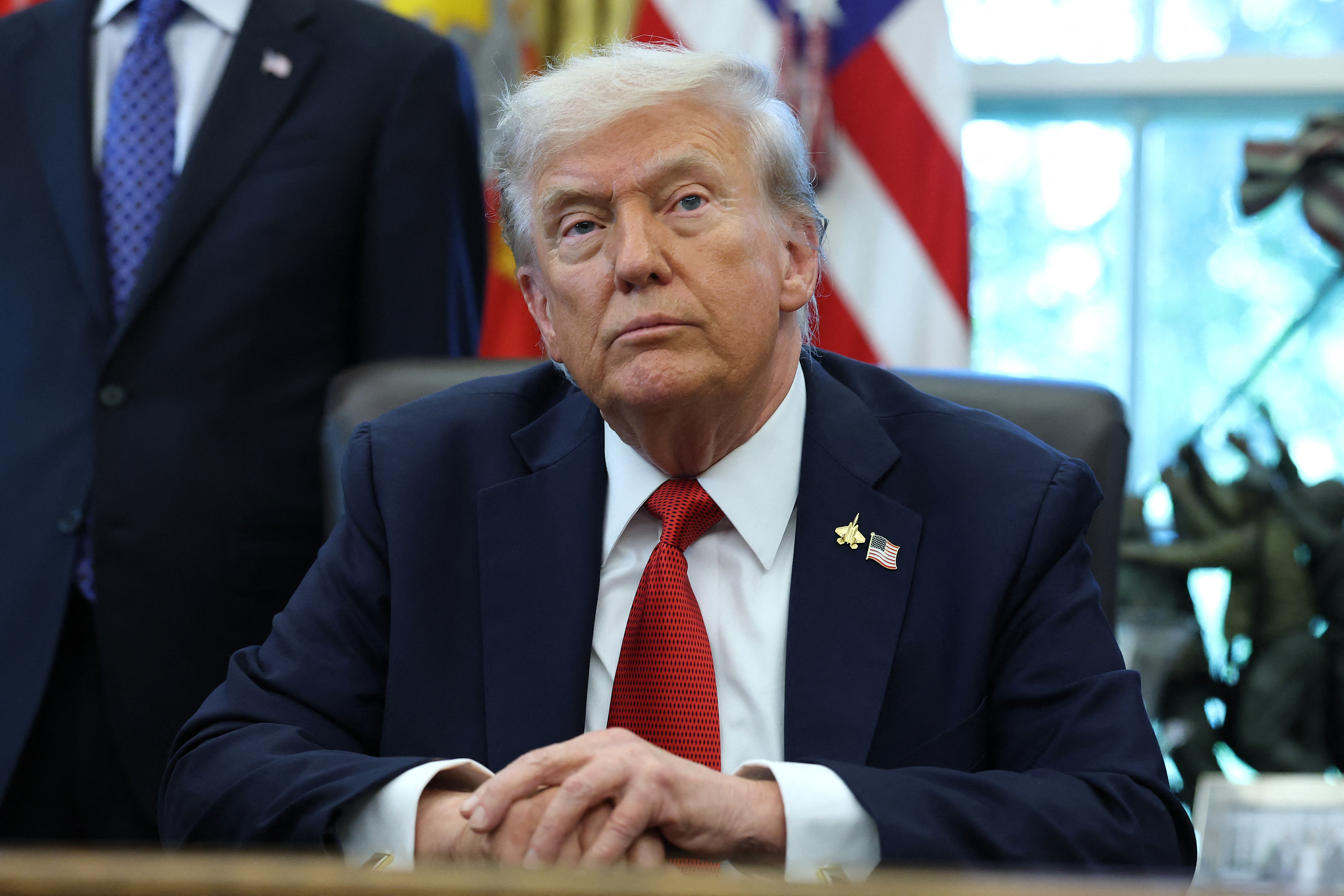WASHINGTON, DC - OCTOBER 06: U.S. President Donald Trump speaks in the Oval Office at the White House on October 06, 2025 in Washington, DC. Trump and other cabinet secretaries spoke on an executive order that will increase the development and production of Alaska's natural resources. Anna Moneymaker/Getty Images/AFP (Photo by Anna Moneymaker / GETTY IMAGES NORTH AMERICA / Getty Images via AFP)