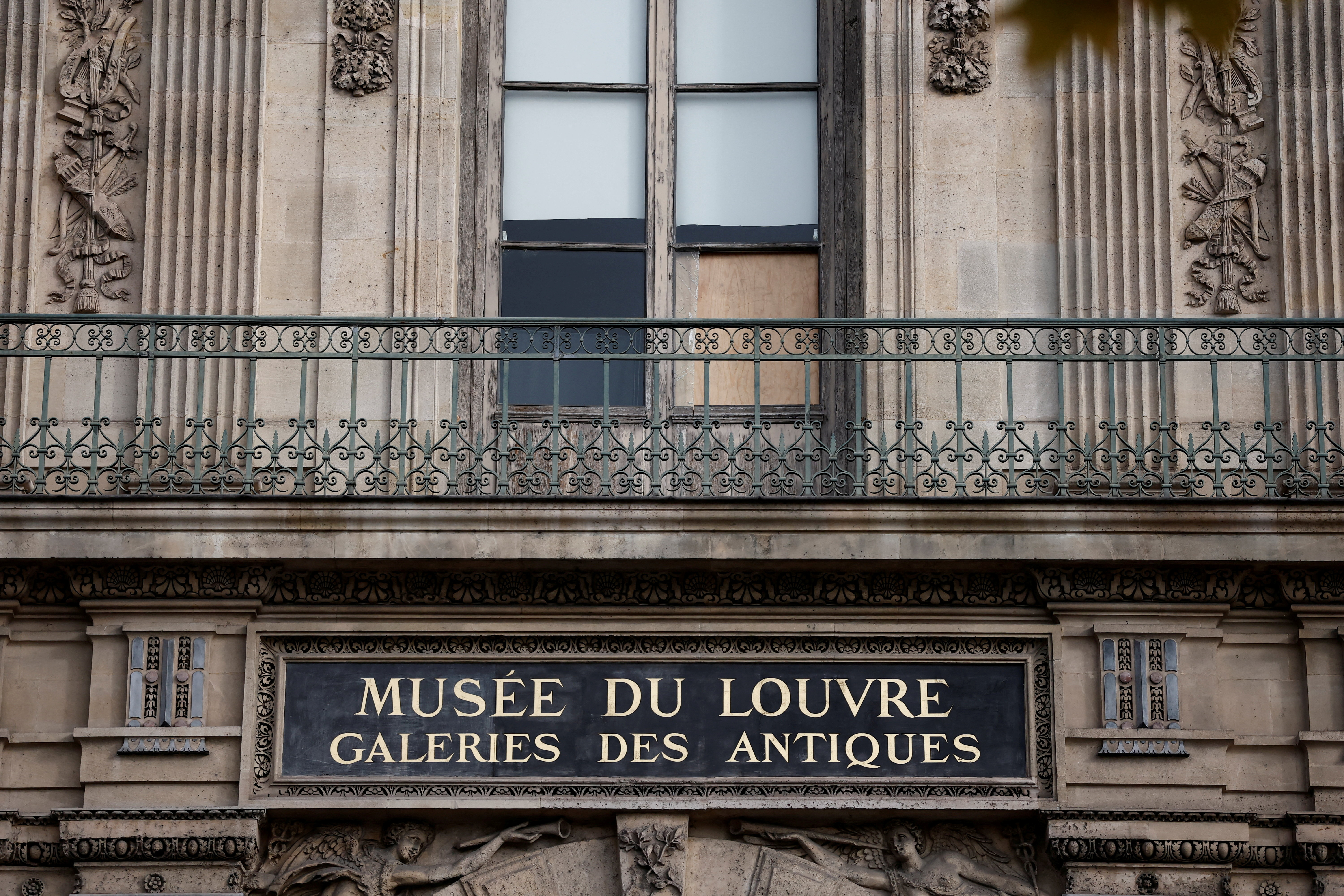 Louvre Museum