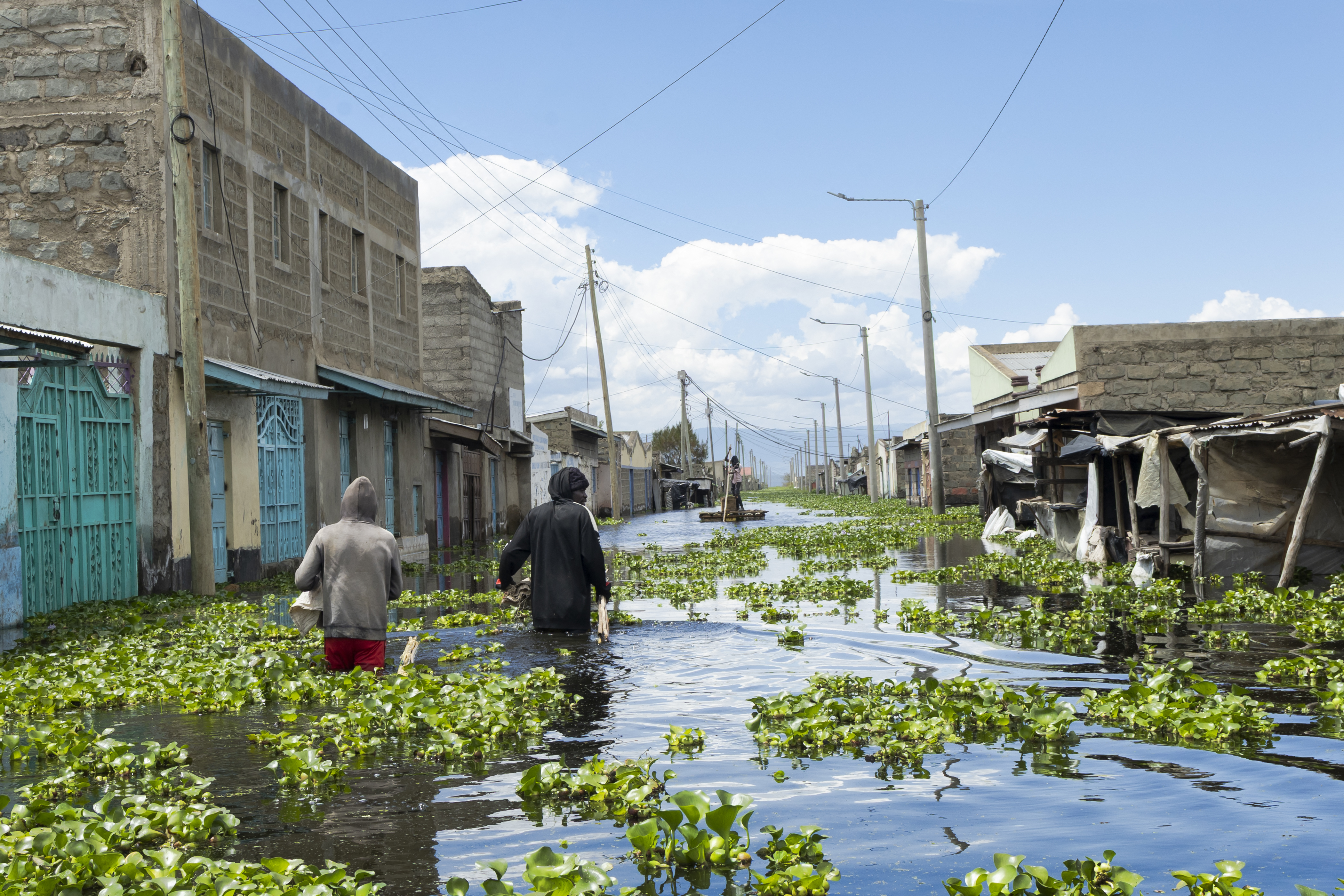 Kenyan lake floods displace thousands, leaving homes and schools ruined