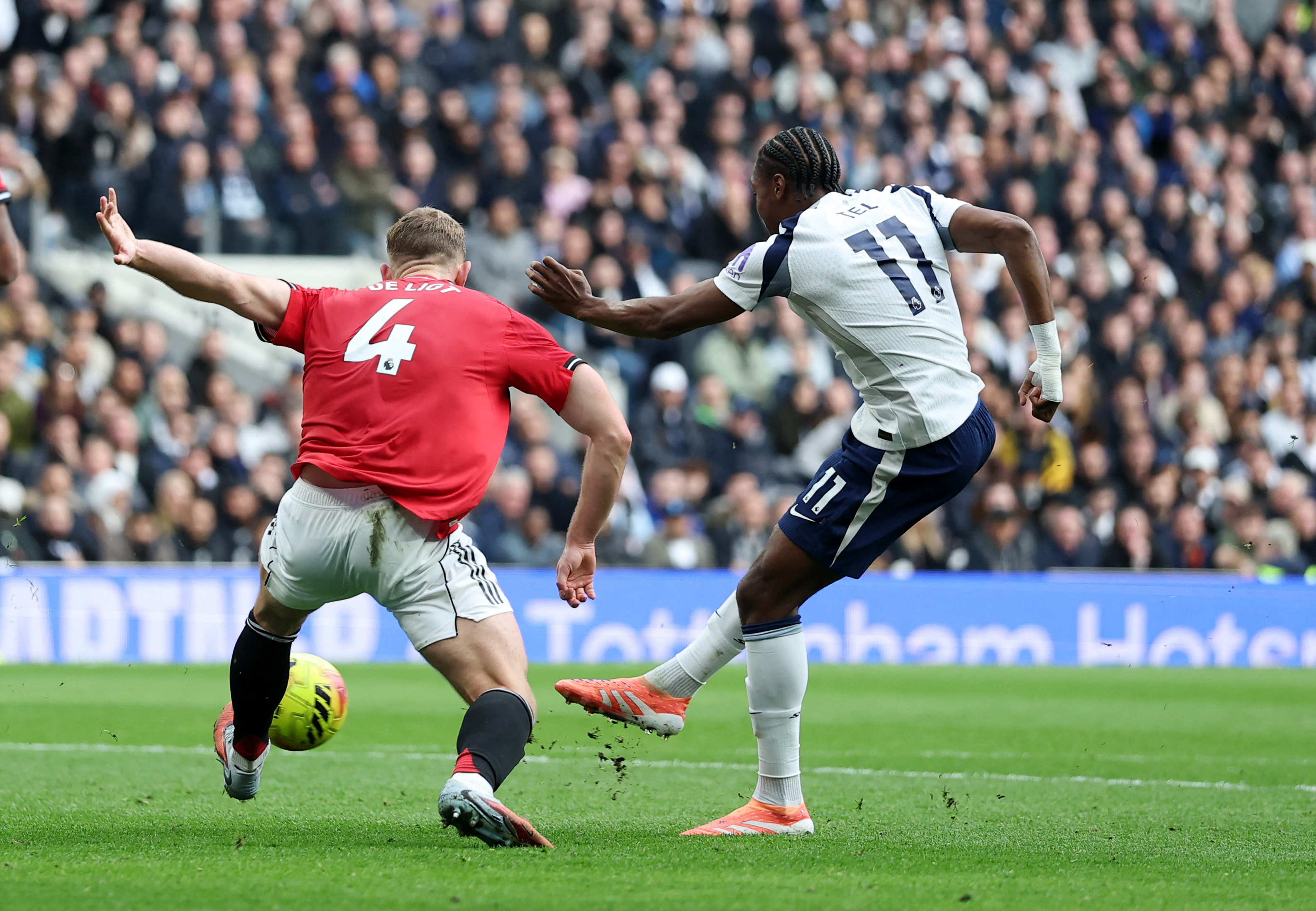 Soccer Football - Premier League - Tottenham Hotspur v Manchester United - Tottenham Hotspur Stadium, London, Britain - November 8, 2025 Tottenham Hotspur's Mathys Tel scores their first goal REUTERS/Toby Melville EDITORIAL USE ONLY. NO USE WITH UNAUTHORIZED AUDIO, VIDEO, DATA, FIXTURE LISTS, CLUB/LEAGUE LOGOS OR 'LIVE' SERVICES. ONLINE IN-MATCH USE LIMITED TO 120 IMAGES, NO VIDEO EMULATION. NO USE IN BETTING, GAMES OR SINGLE CLUB/LEAGUE/PLAYER PUBLICATIONS. PLEASE CONTACT YOUR ACCOUNT REPRESENTATIVE FOR FURTHER DETAILS..