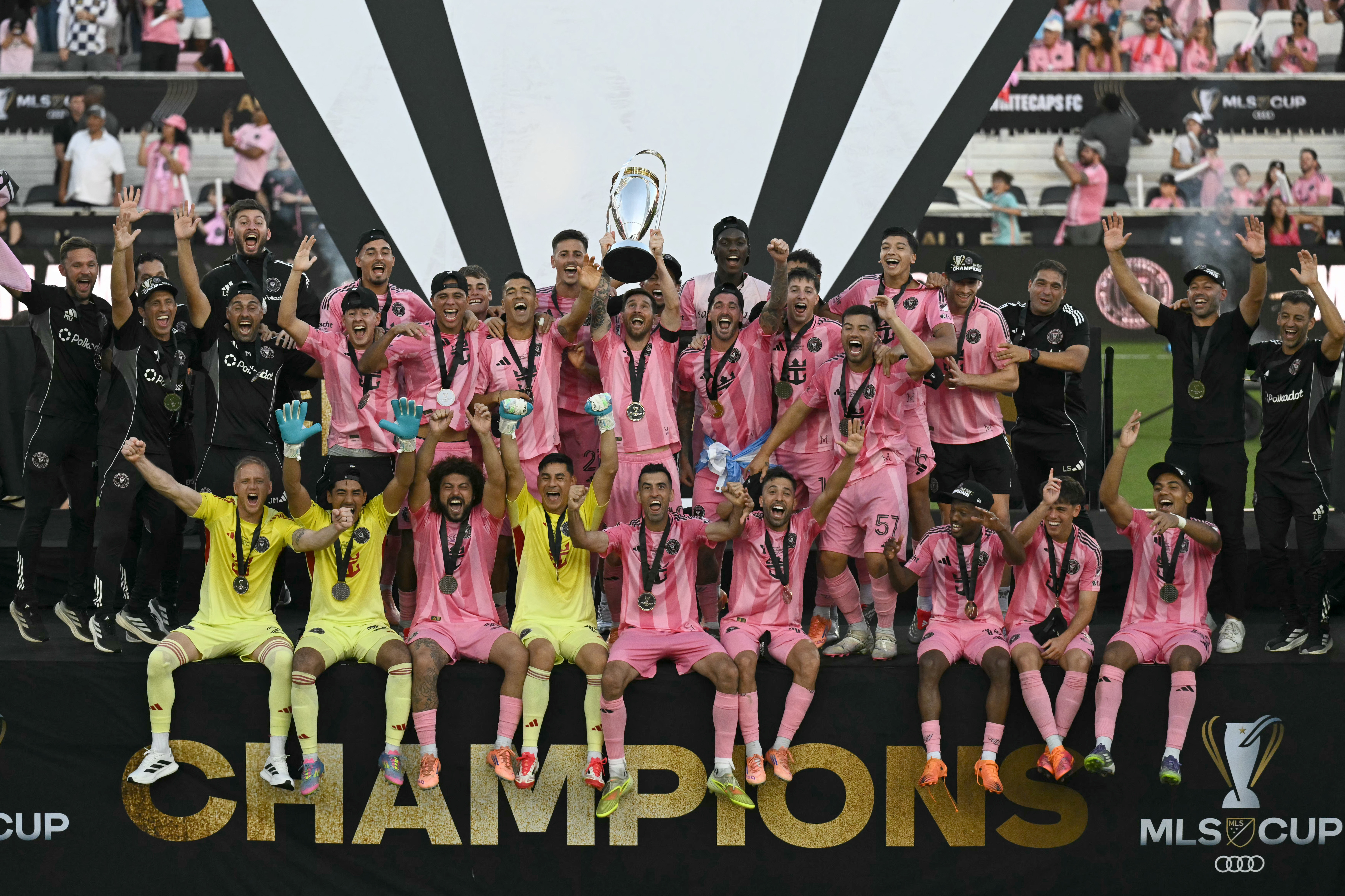 Lionel Messi and teammates react.