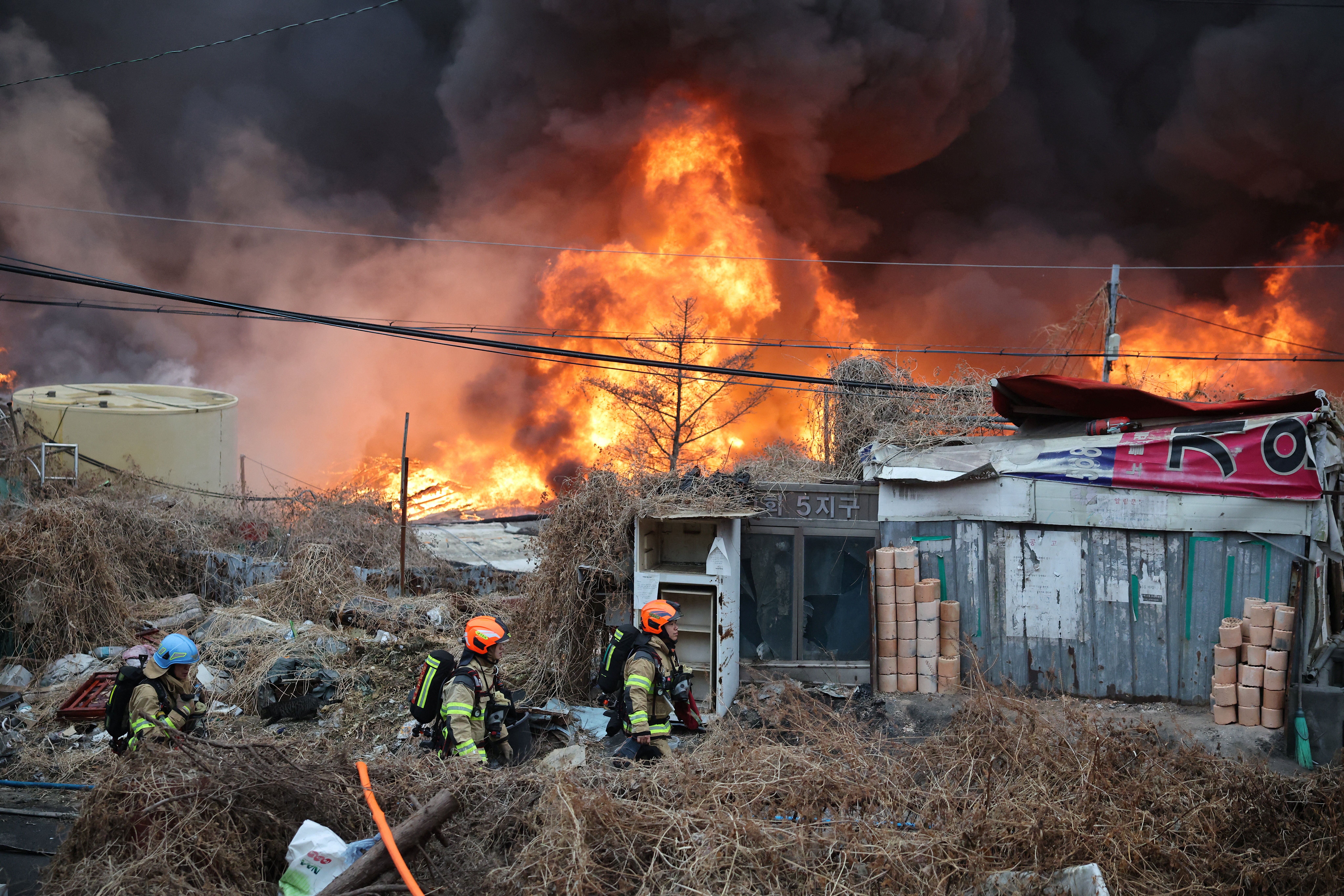 Fire breaks out in Seoul's last-remaining shanty town