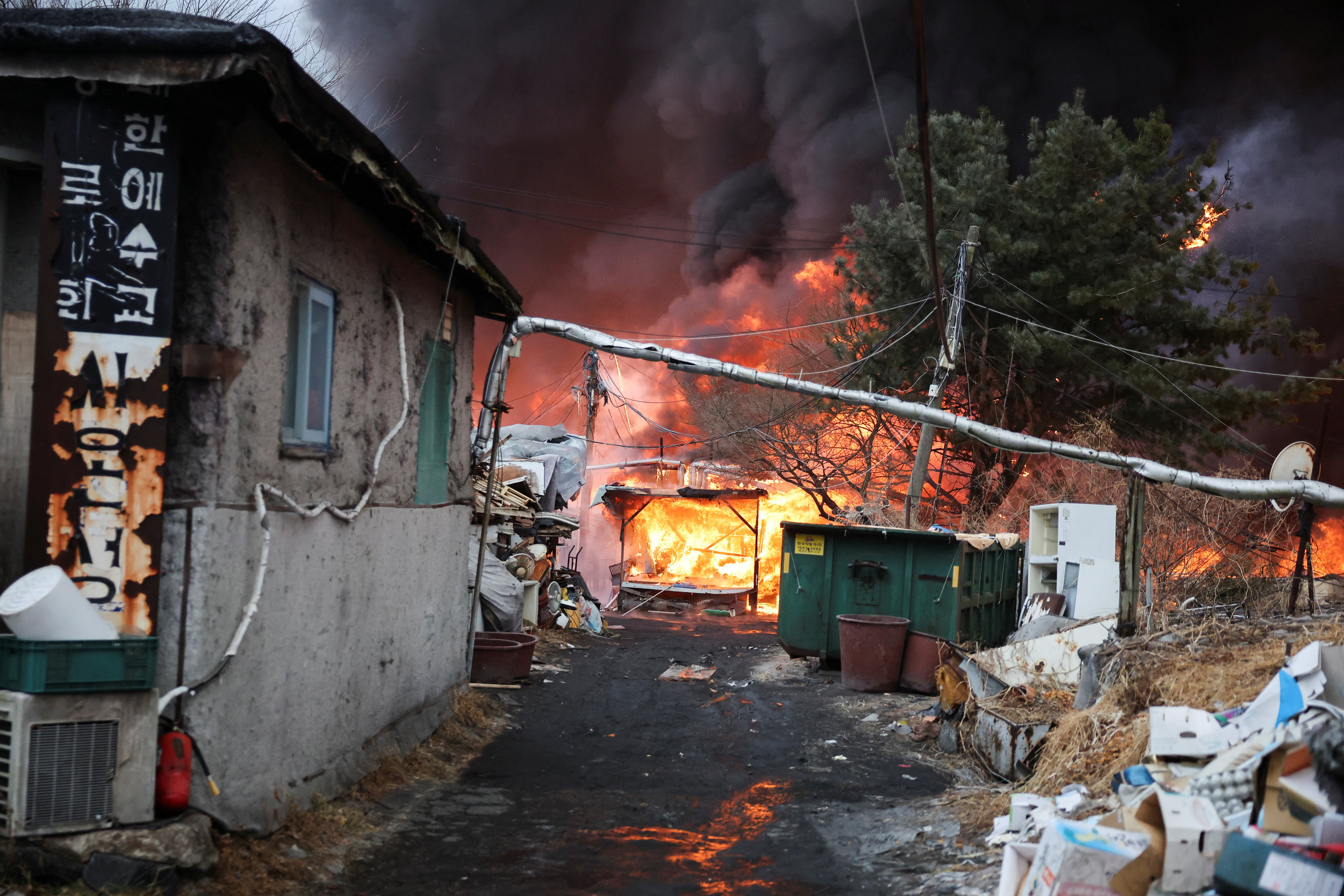 Fire breaks out in Seoul's last-remaining shanty town