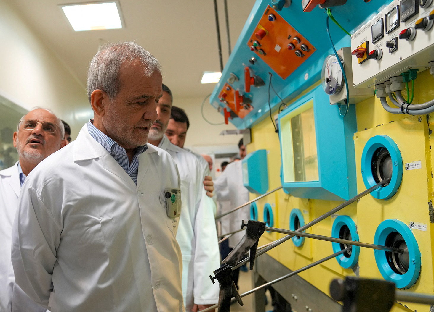Iranian President Masoud Pezeshkian visits the Iranian Atomic Energy Organisation in Tehran, Iran, November 2, 2025. Iranian Atomic Organisation/WANA (West Asia News Agency)/Handout via REUTERS ATTENTION EDITORS - THIS PICTURE WAS PROVIDED BY A THIRD PARTY.