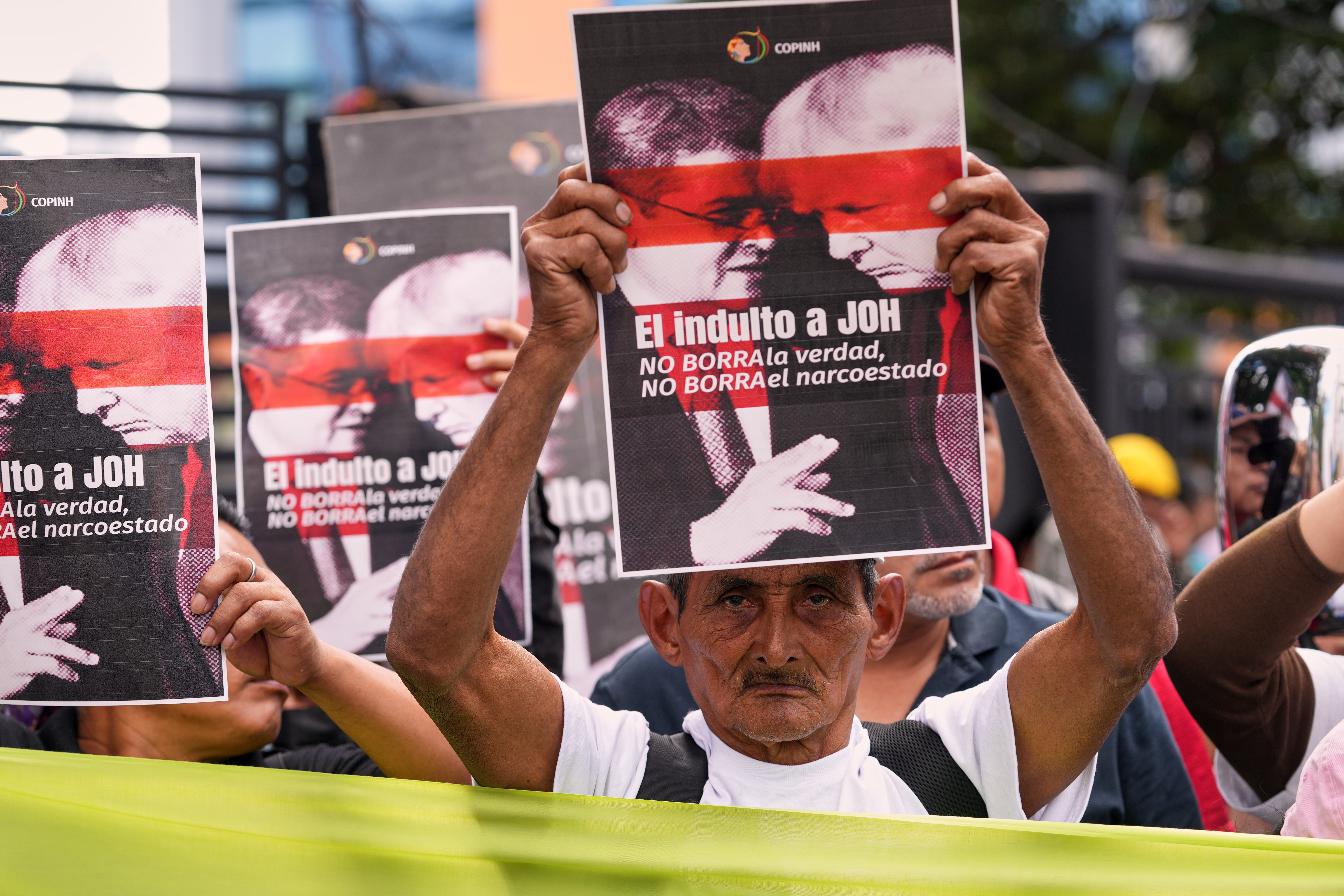 Farmers in Honduras protest against Trump's pardon of Juan Orlando Hernandez