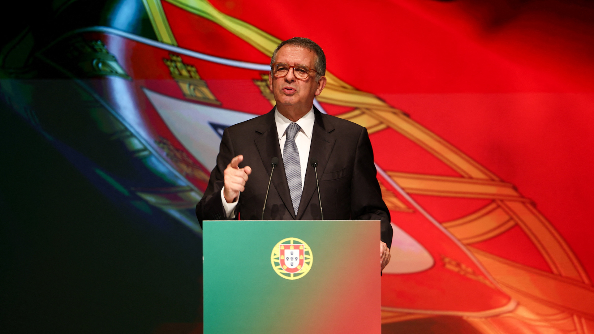 Portugal elects socialist president in defeat for far-right