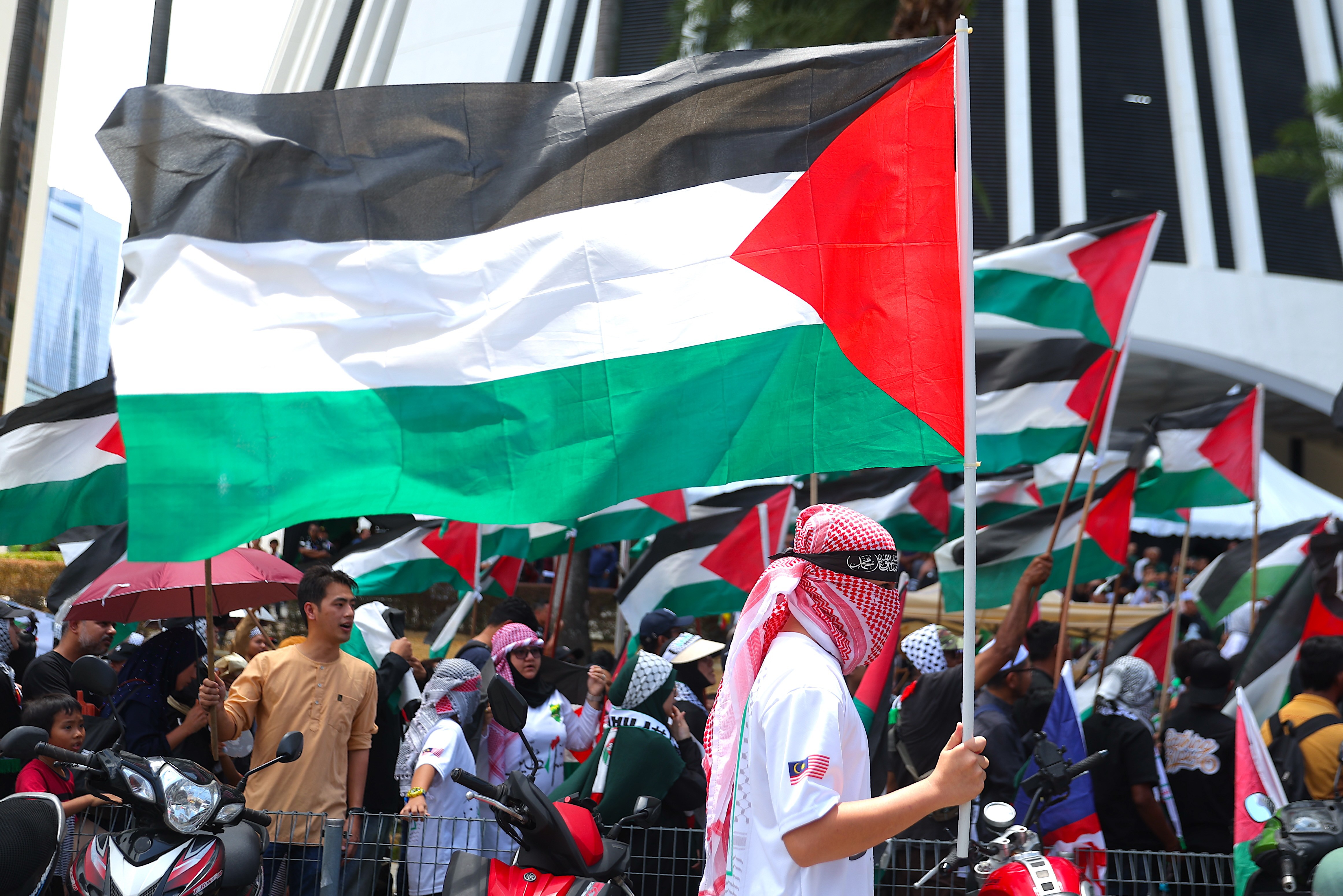 Thousands march for Palestine during Al-Quds Day demonstrations worldwide