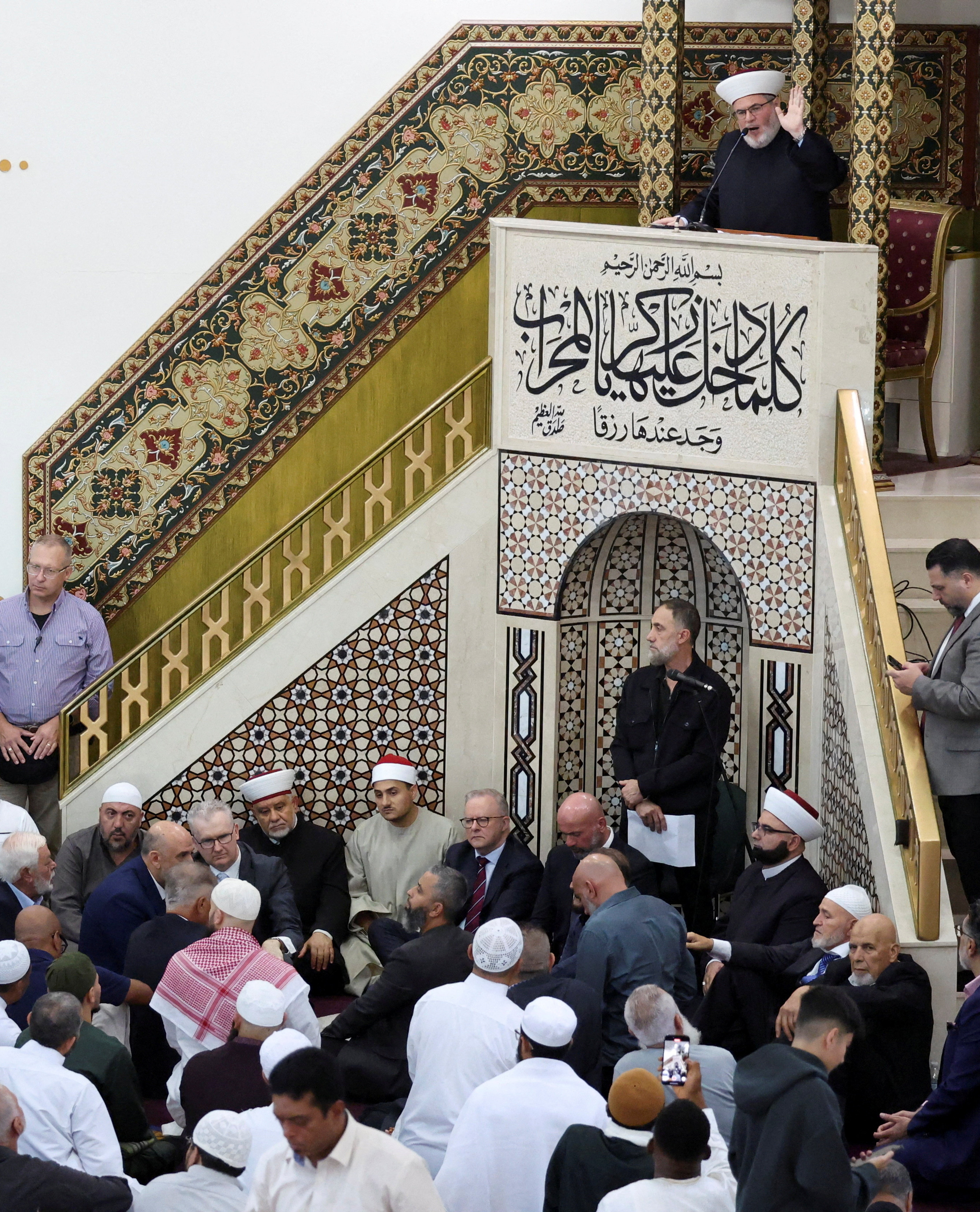 Australia's Prime Minister Anthony Albanese visits Lakemba Mosque for Eid al-Fitr in Sydney, Australia, March 20, 2026. REUTERS/Hollie Adams