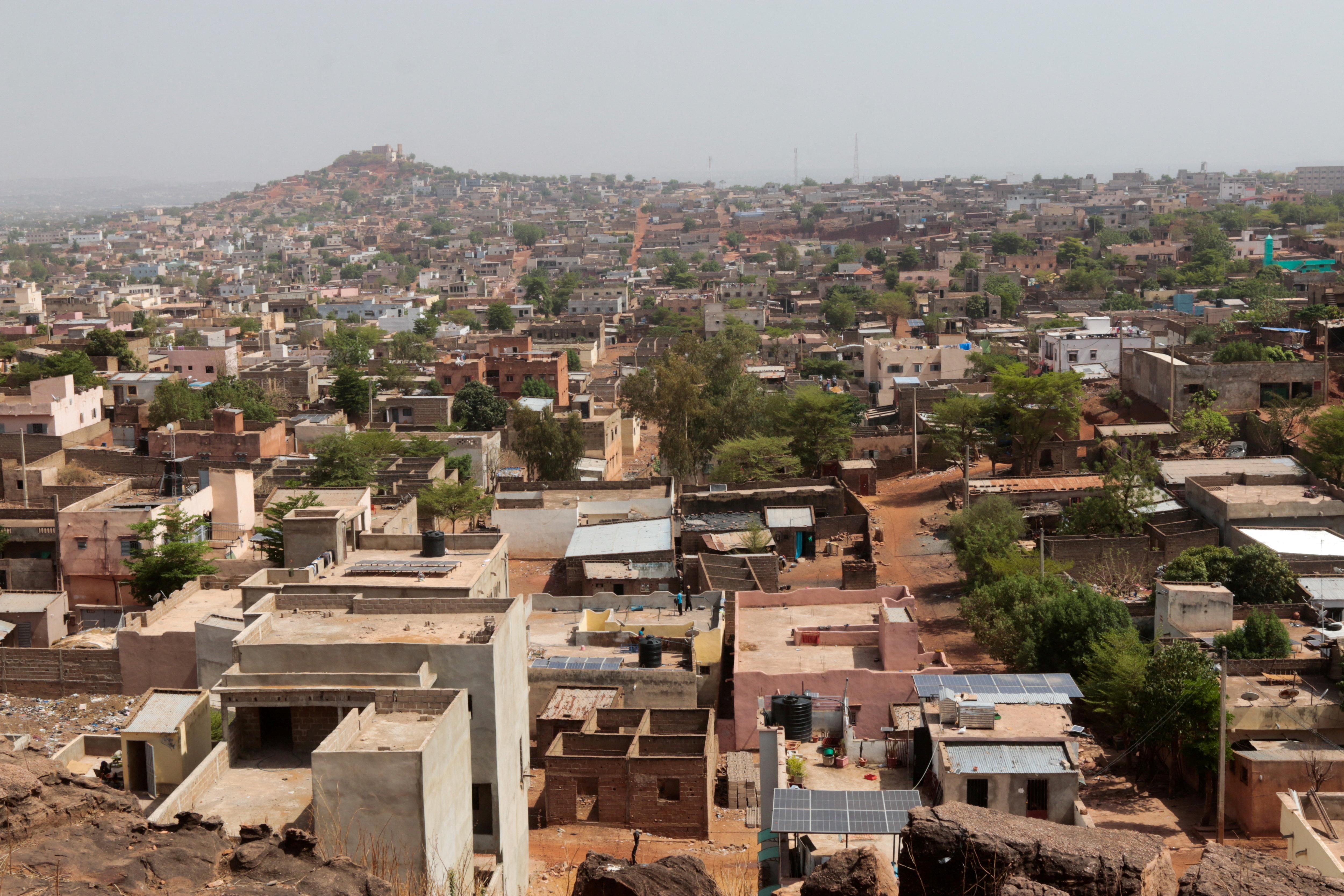 FILE PHOTO: A general view of Bamako after insurgents launched attacks on military bases across the country, in Bamako, Mali April 25, 2026. REUTERS/Aboubacar Traore/File Photo