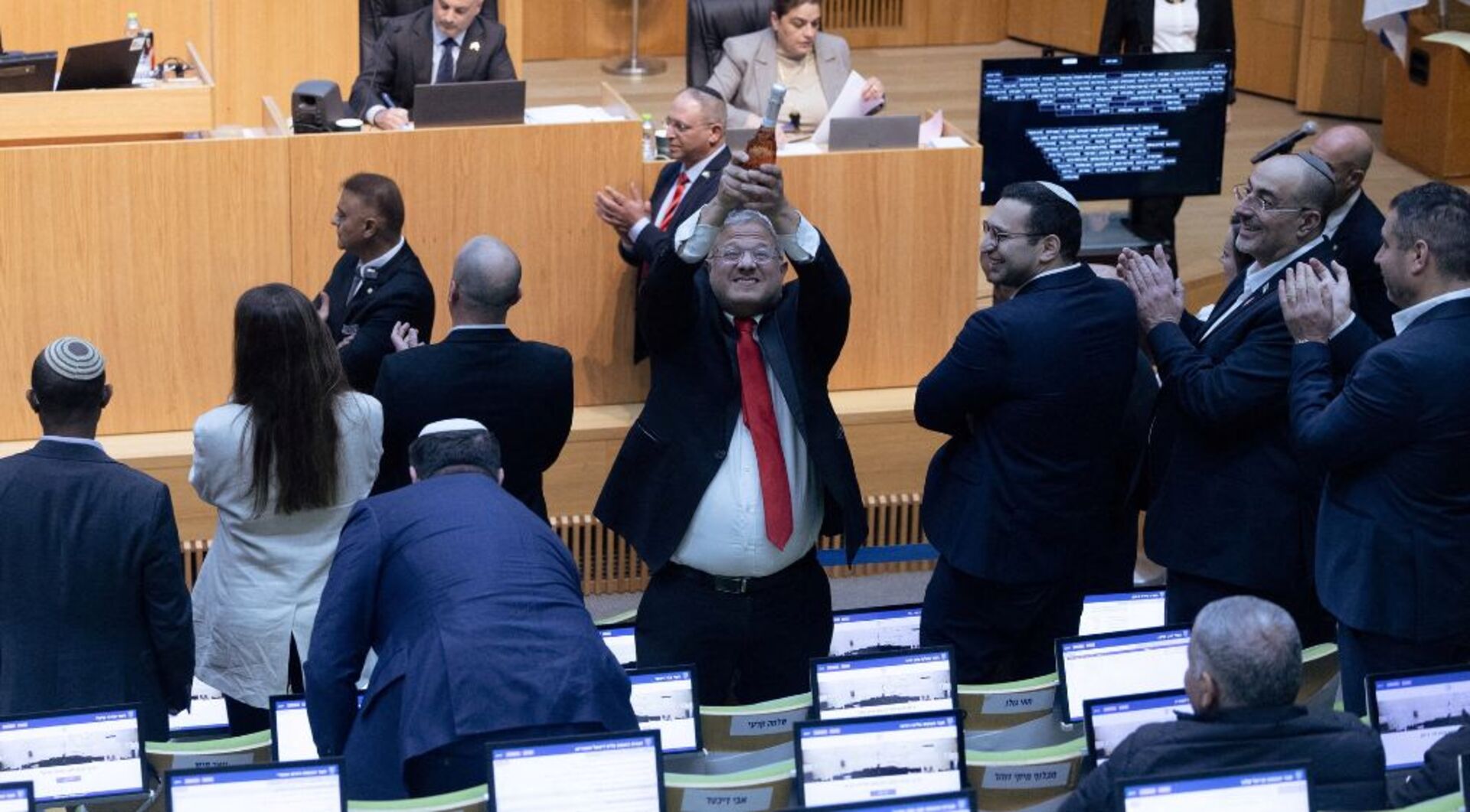 What are the consequences of Israel’s death penalty law for Palestinians?