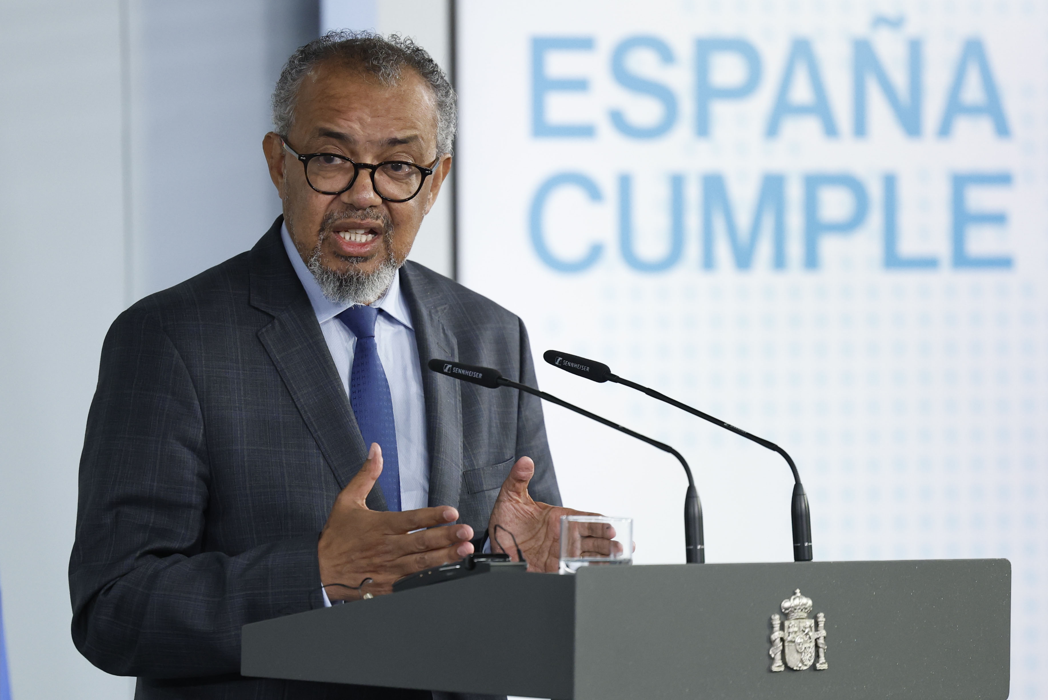 epa12949231 World Health Organization (WHO) Director-General Tedros Adhanom Ghebreyesus briefs the press on the recent hantavirus outbreak linked to the MV Hondius cruise ship during a joint press conference with the Spanish prime minister at Moncloa Palace in Madrid, Spain, 12 May 2026. The ship is currently en route to the Netherlands after completing the evacuation of its passengers and several crew members in Tenerife over the weekend. EPA/CHEMA MOYA