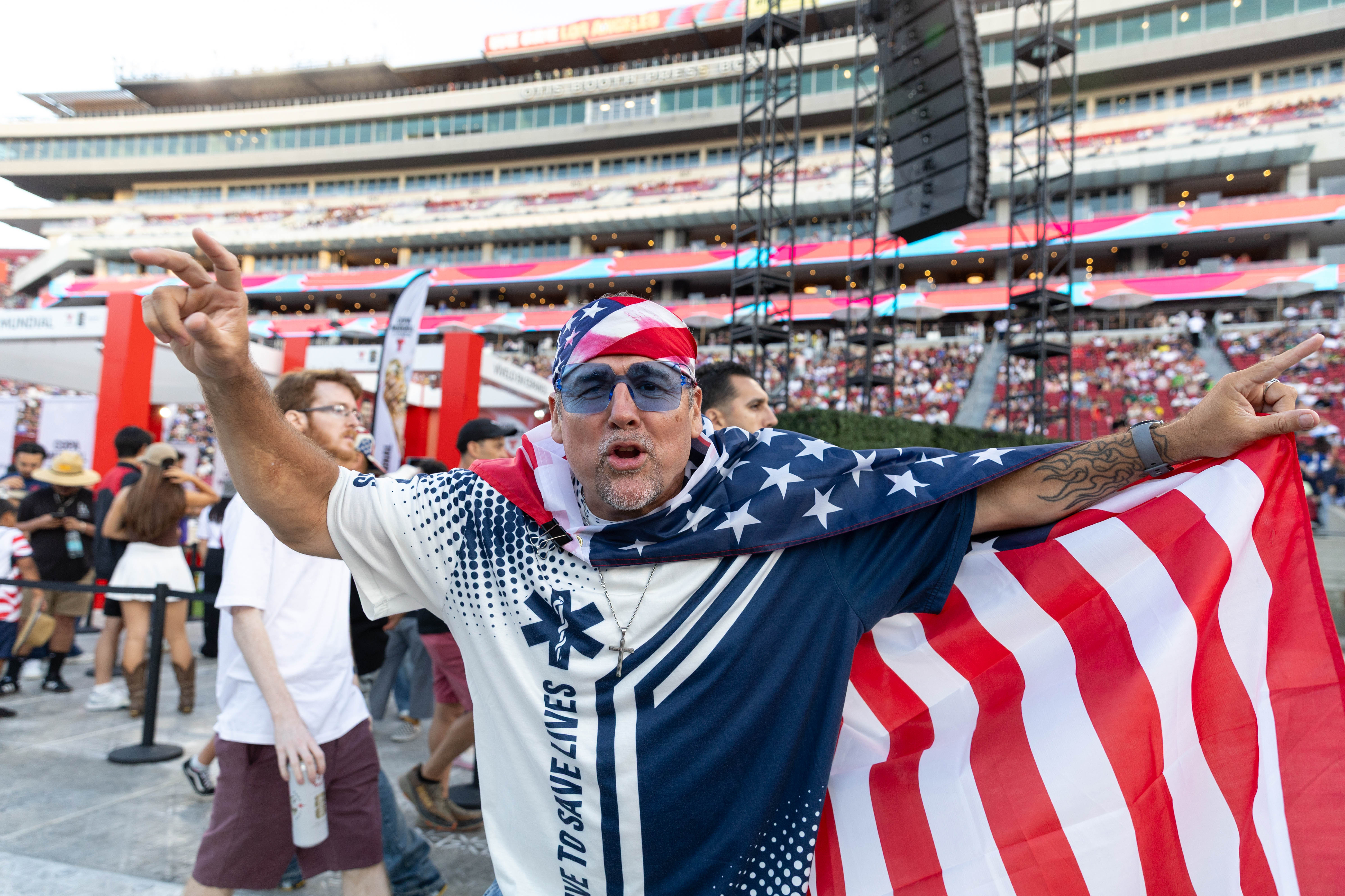 A general view of fans in the LA Memorial Coliseum.