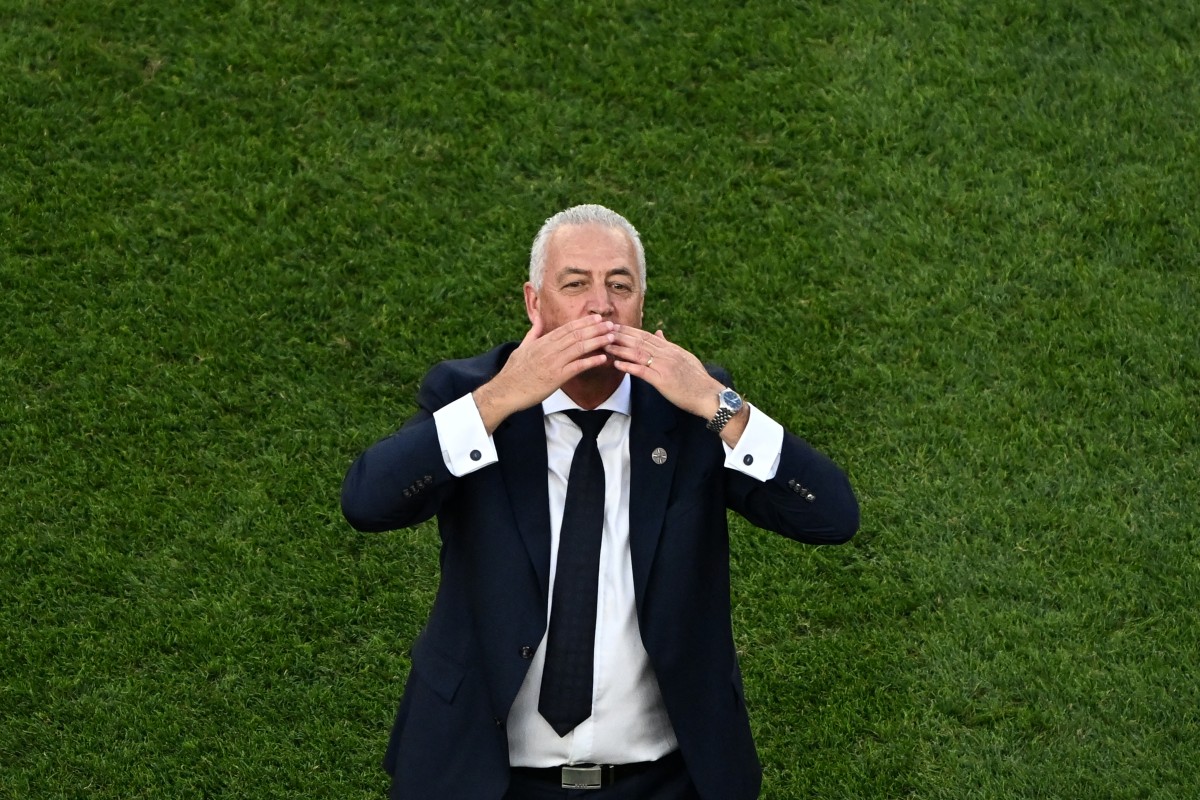 Paraguay's Argentine head coach Gustavo Alfaro celebrates after winning the penalty shootout of the 2026 World Cup round of 32 football match against Germany
