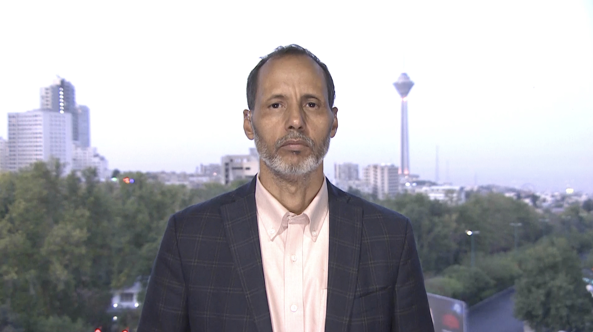 Mo Vall live from Tehran