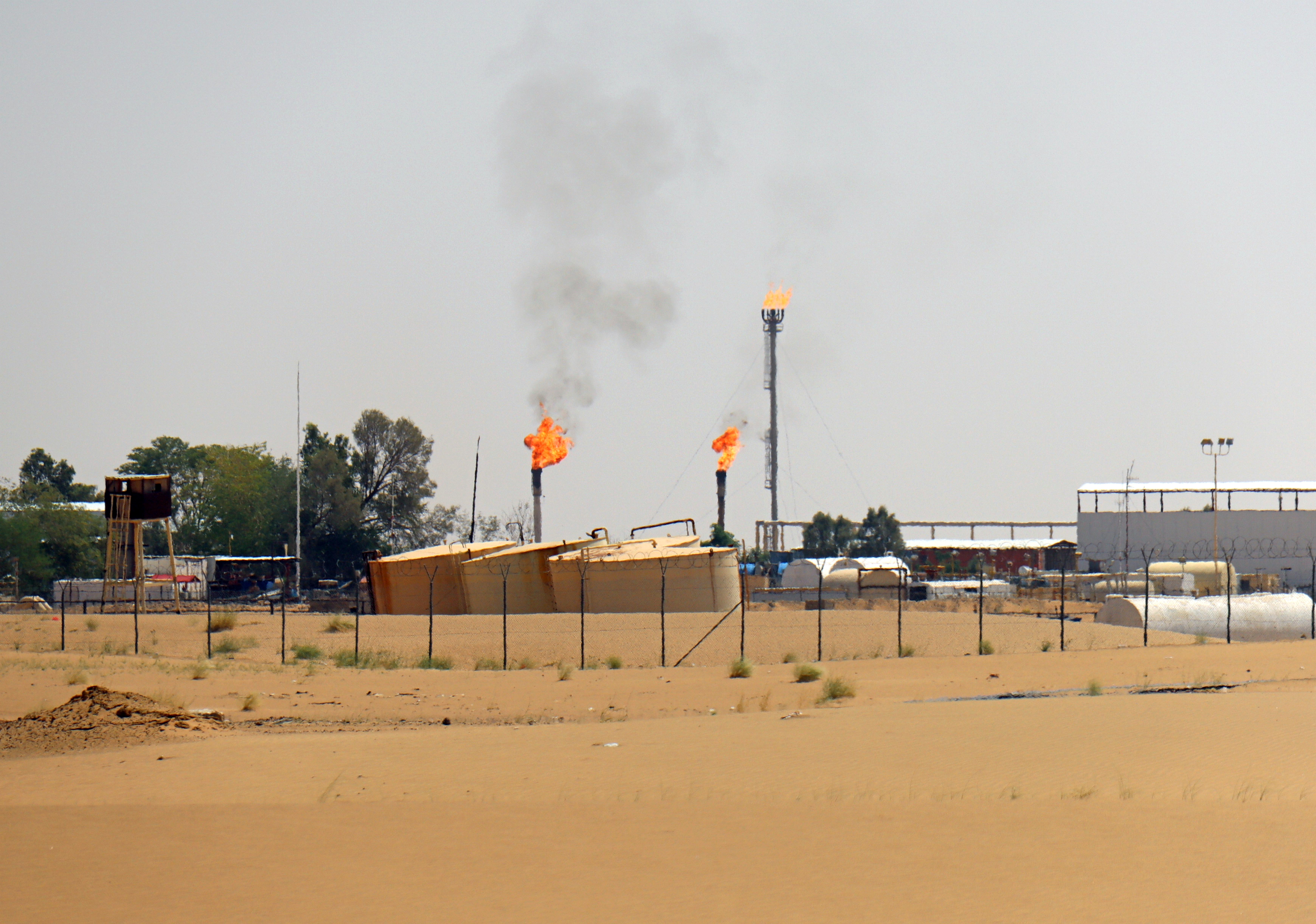 A view of the Safer oil refinery in Marib, Yemen September 30, 2020. Picture taken September 30, 2020. REUTERS/Ali Owidha