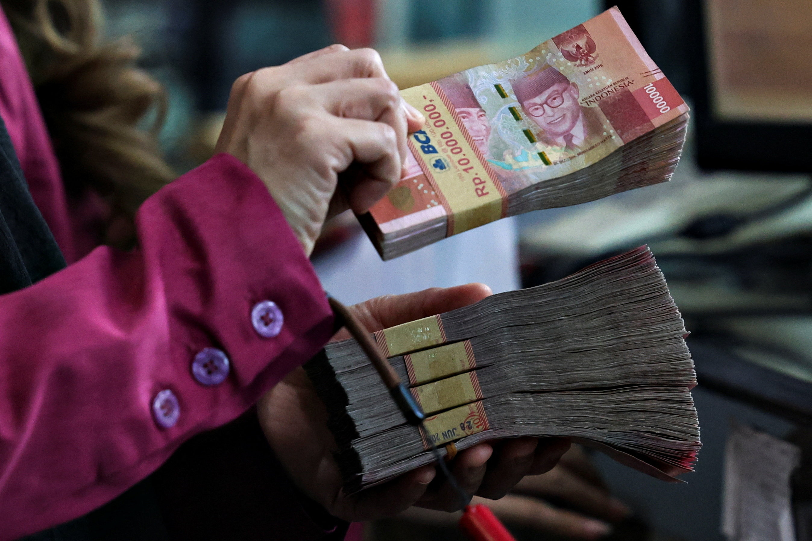 mONEY