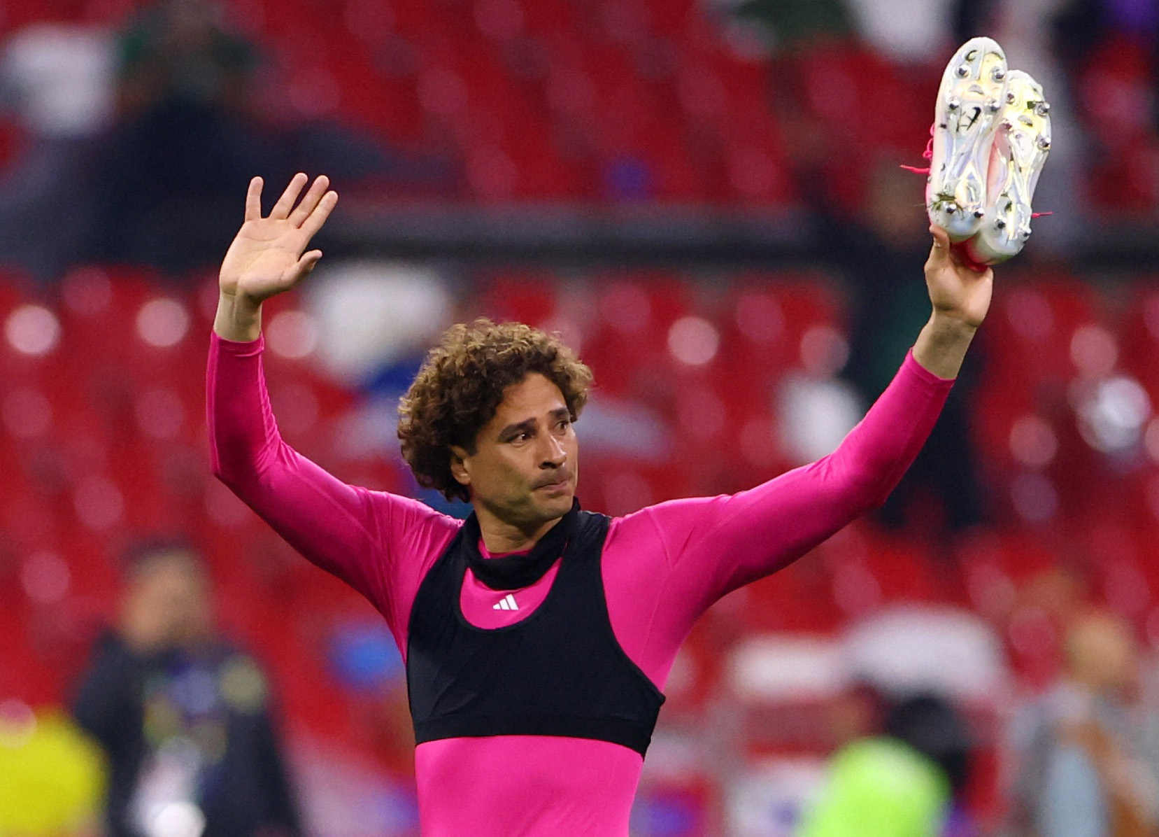 Guillermo Ochoa reacts.