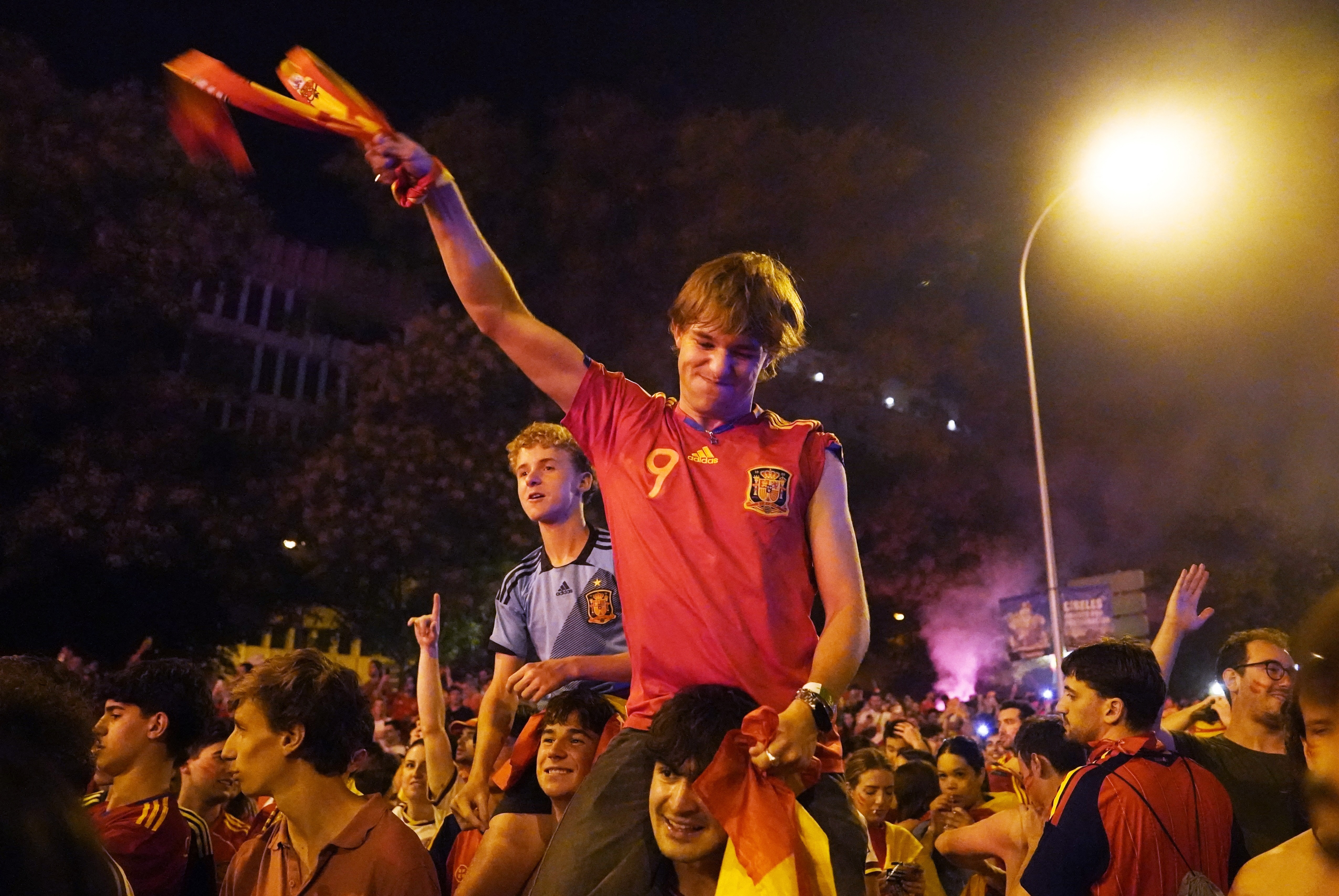 Soccer Football - FIFA World Cup 2026 - Final - Spain v Argentina - Fans gather in Madrid - Madrid, Spain - July 20, 2026 Spain fans celebrate at Plaza de Cibeles in Madrid after Spain win the FIFA World Cup final against Argentina REUTERS/Ana Beltran