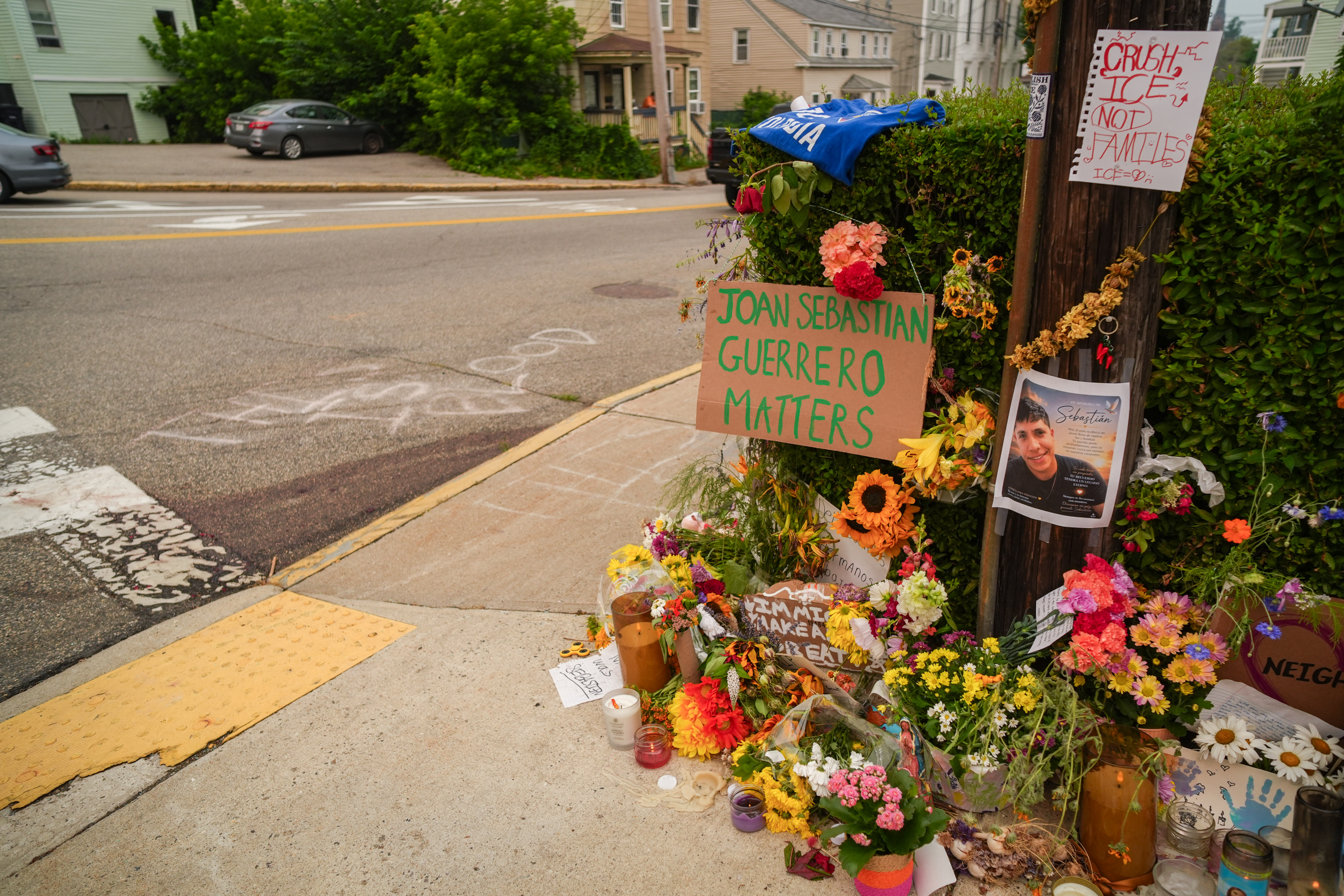 BIDDEFORD, MAINE - JULY 15: A makeshift memorial for Joan Sebastian Durán Guerrero, a 26-year-old Colombian immigrant who was fatally shot by U.S. Immigration and Customs Enforcement (ICE) agents, is erected at the site of the shooting on July 15, 2026 in Biddeford, Maine. Guerrero's death comes less than a week after federal immigration agents shot and killed 52-year-old Mexican national Lorenzo Salgado Araujo in Texas. Ryan Murphy/Getty Images/AFP (Photo by RYAN MURPHY / GETTY IMAGES NORTH AMERICA / Getty Images via AFP)