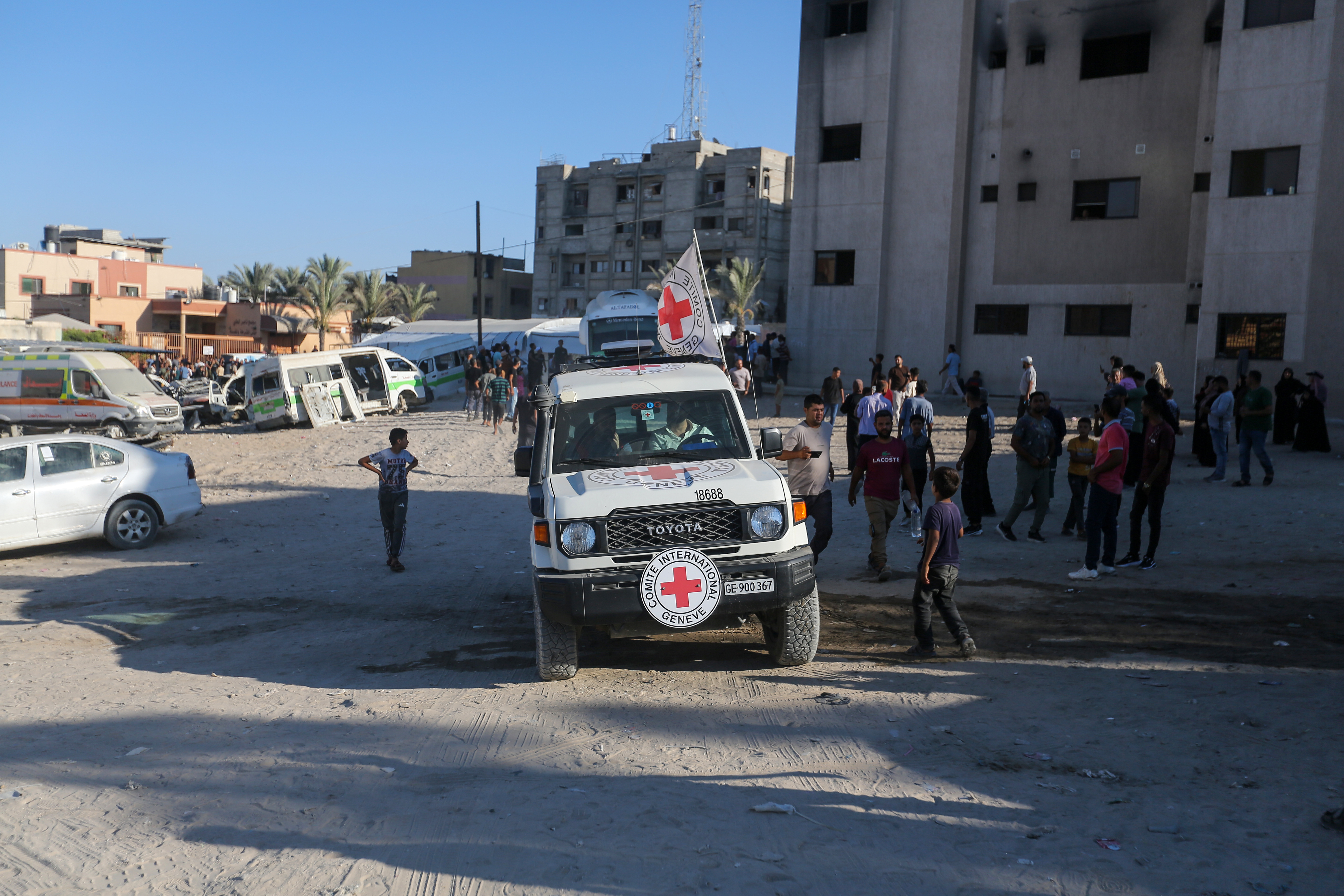 KHAN YUNIS, GAZA - JULY 27: Prisoners released from Israeli custody arrive at Nasser Hospital on July 27, 2026 in Khan Yunis, Gaza. (Photo by Ahmad Hasaballah/Getty Images)