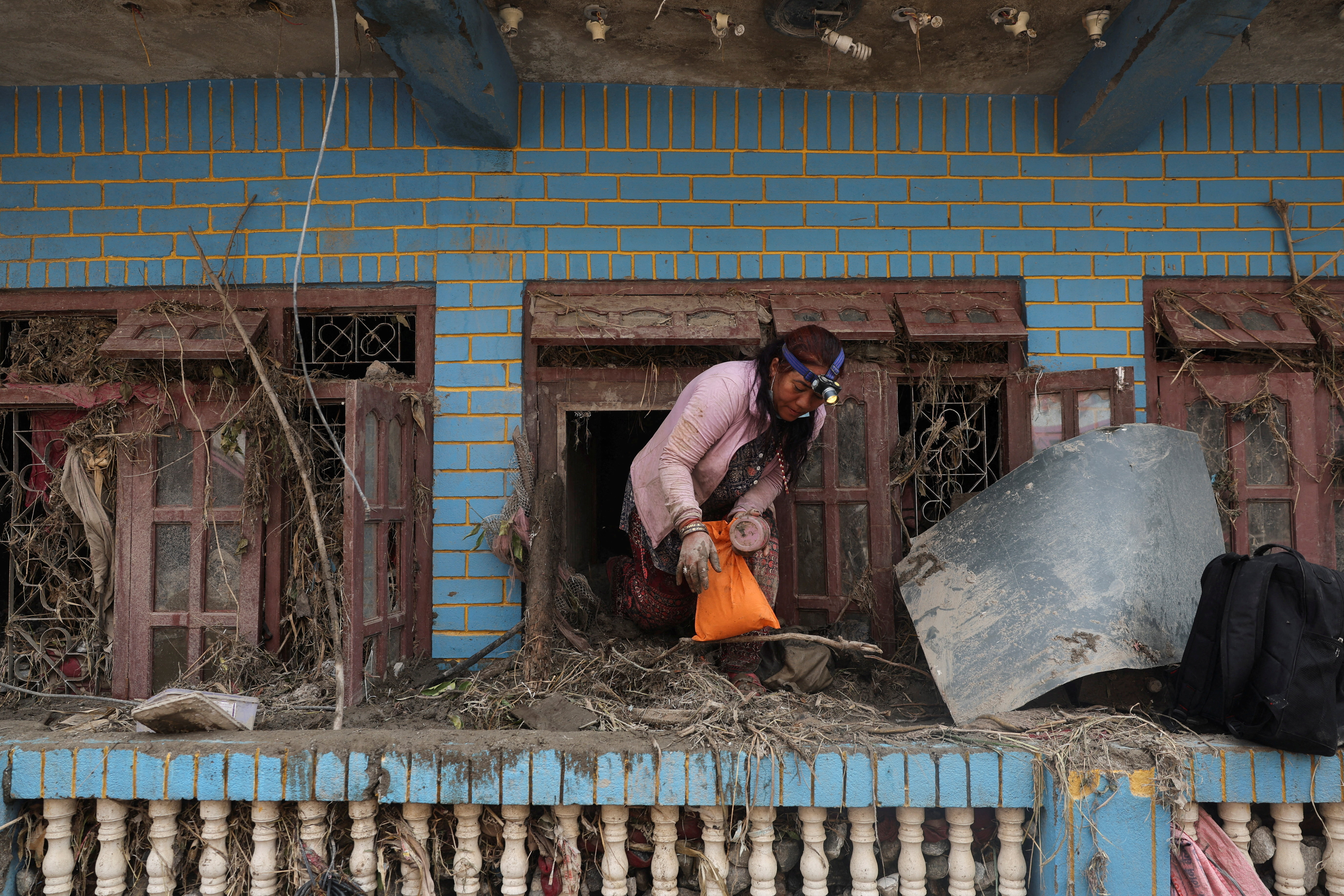 In pictures: Devastation from the Nepal-China floods
