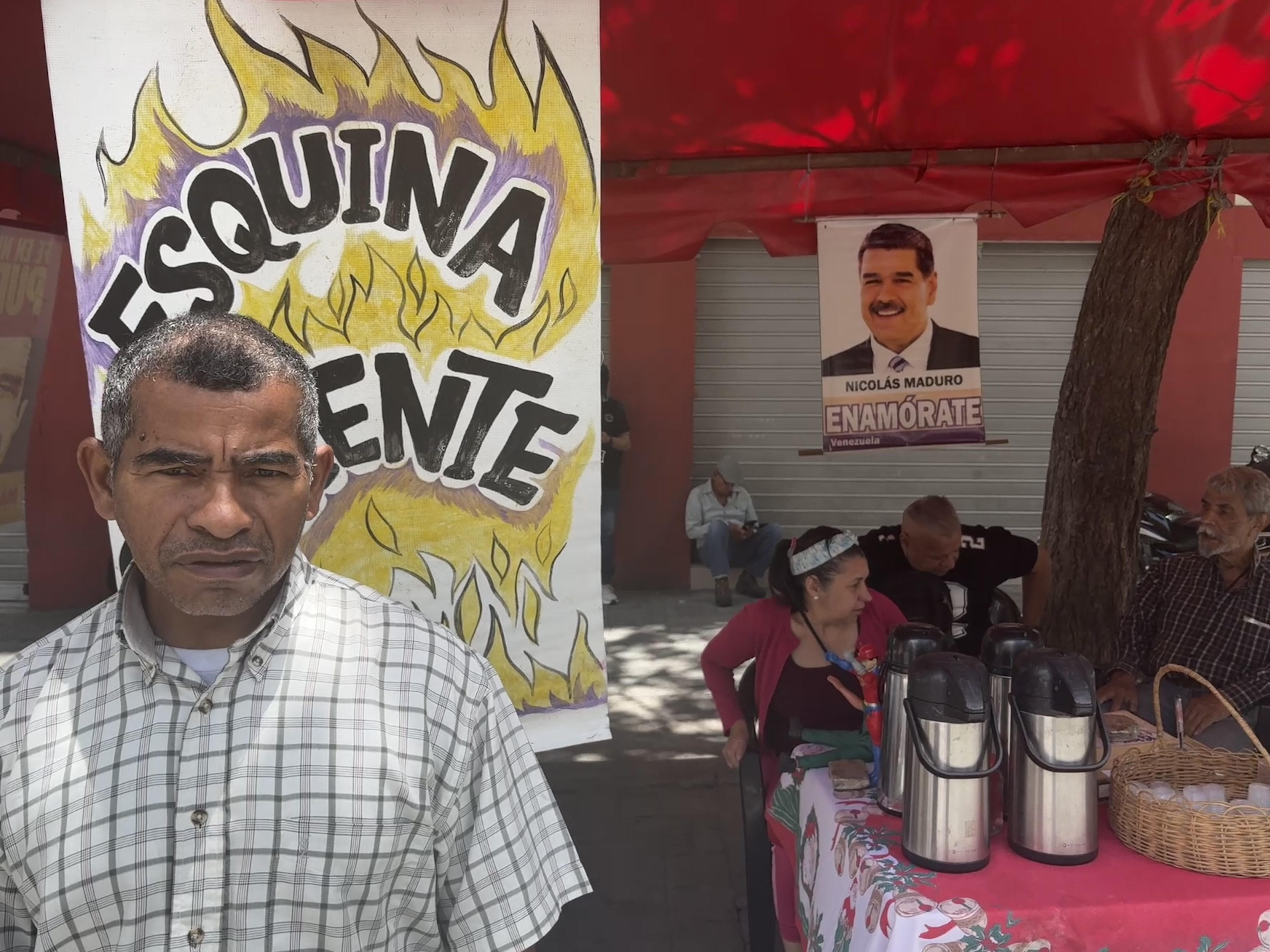 Hugo Garcia, a supporter of the chavista government, fears US interference in the negotiations
